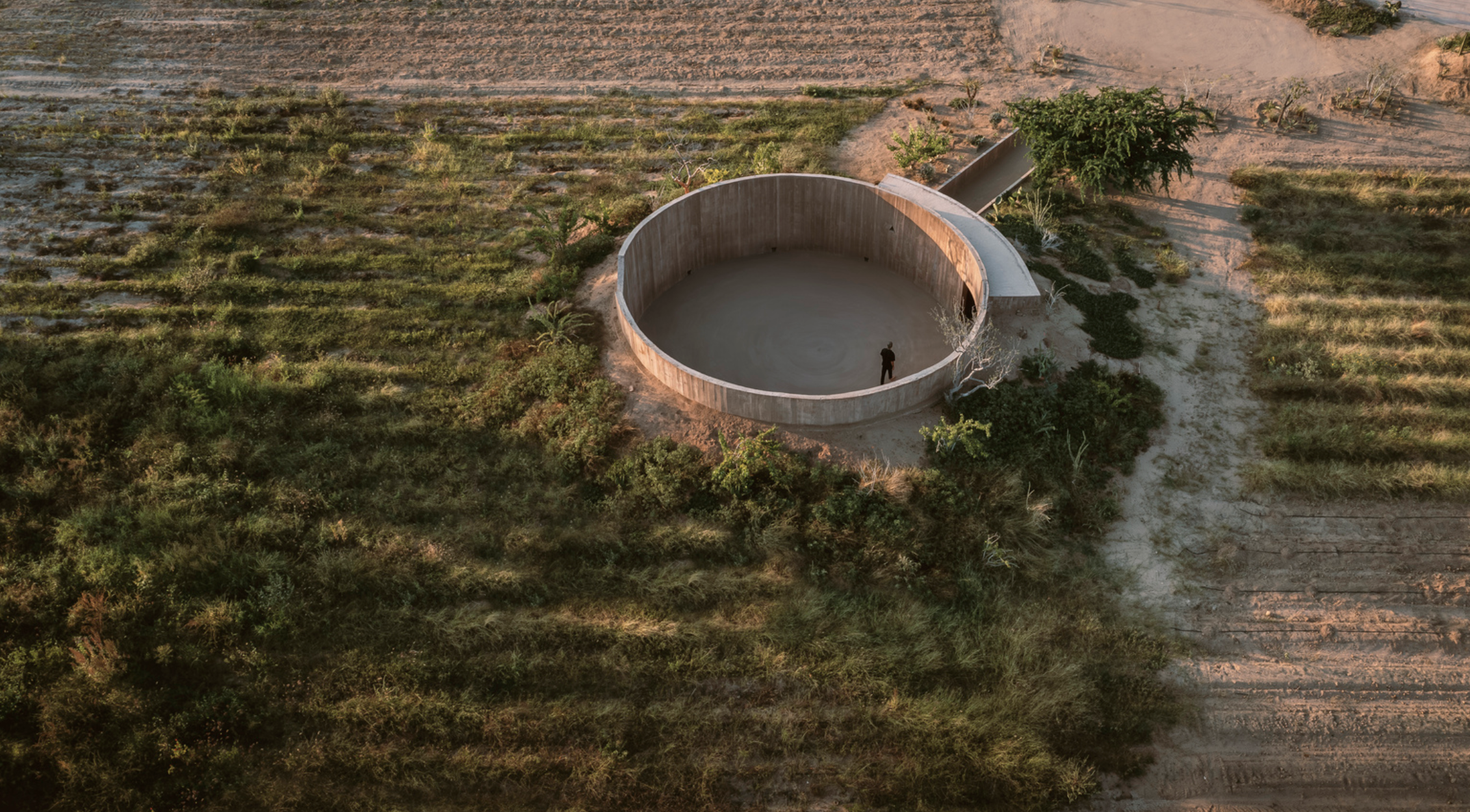 'Spiritual Enclosure' by Rubén Valdez: A Harmonious Blend of Architecture and Nature in Baja California Sur