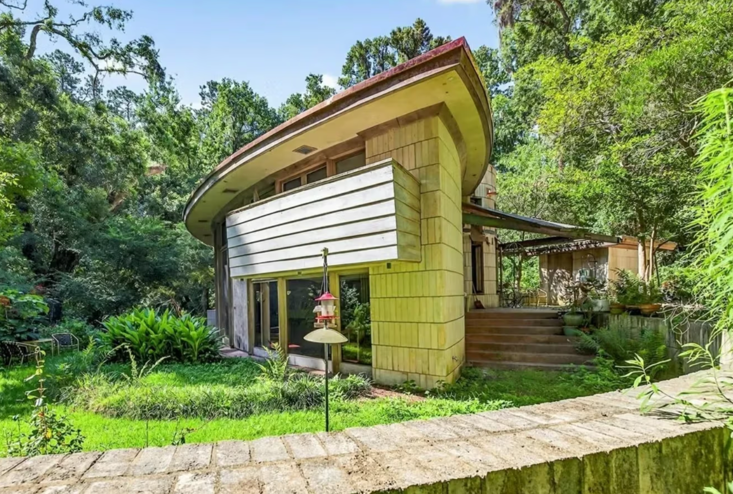 Frank Lloyd Wright’s Spring House Is On the Market — A Rare Architectural Masterpiece