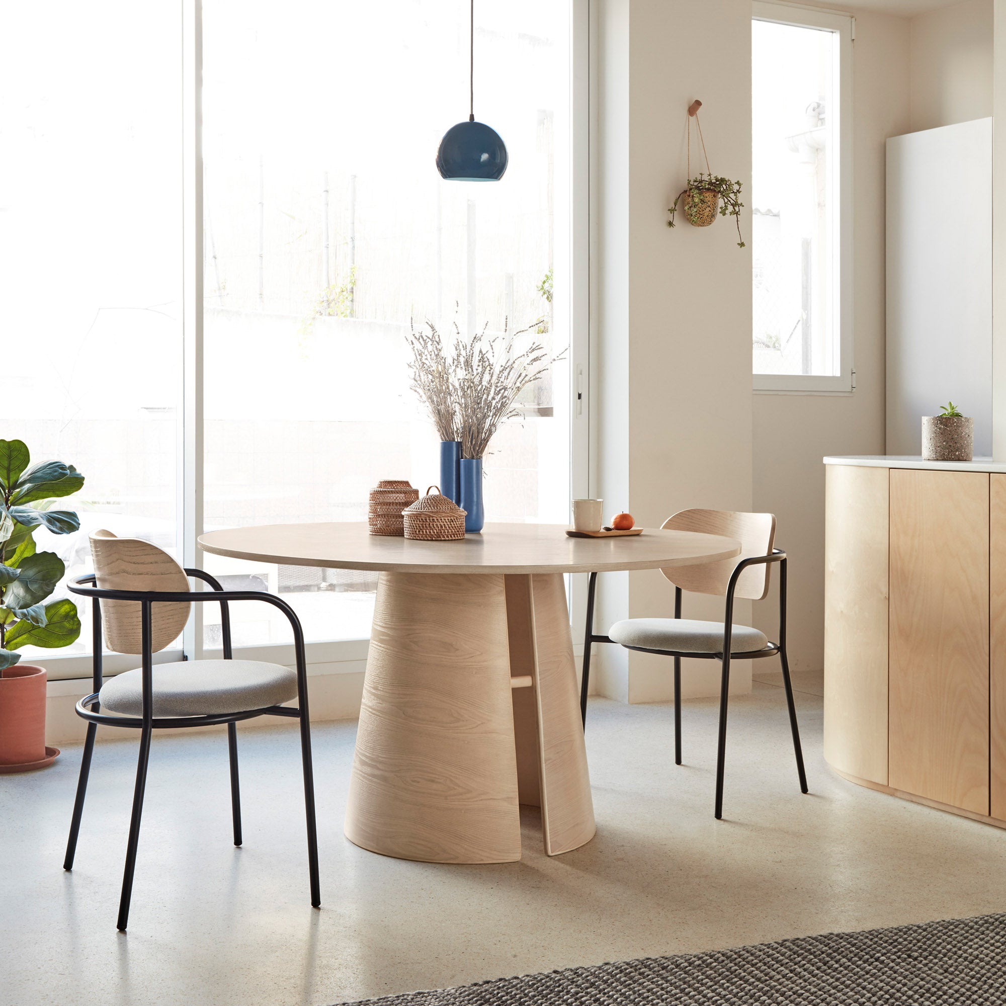 Pyöreä pöytä Cep 137 cm, vaalea luonnollinen