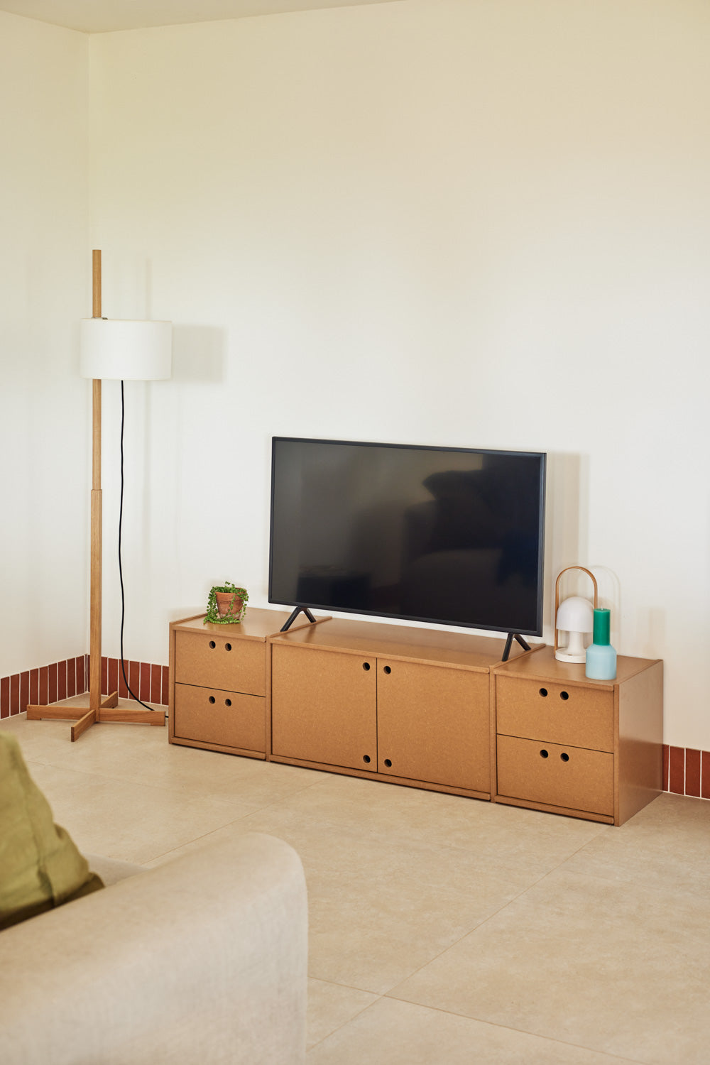 TV-taso Wally, luonnollinen MDF