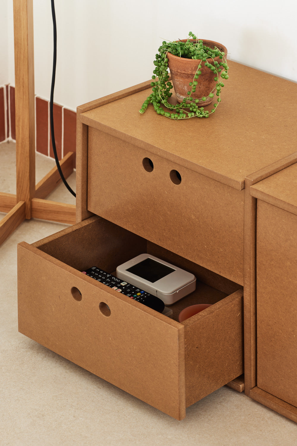 TV-taso Wally, luonnollinen MDF