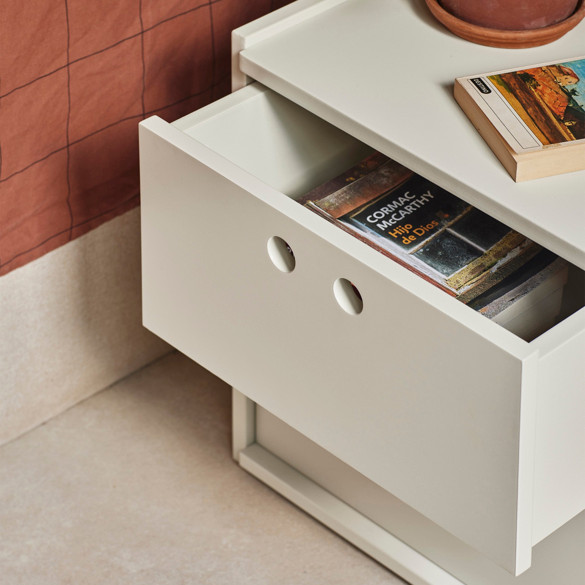 Bedside Table Wally – Cream | 40×40×42 cm