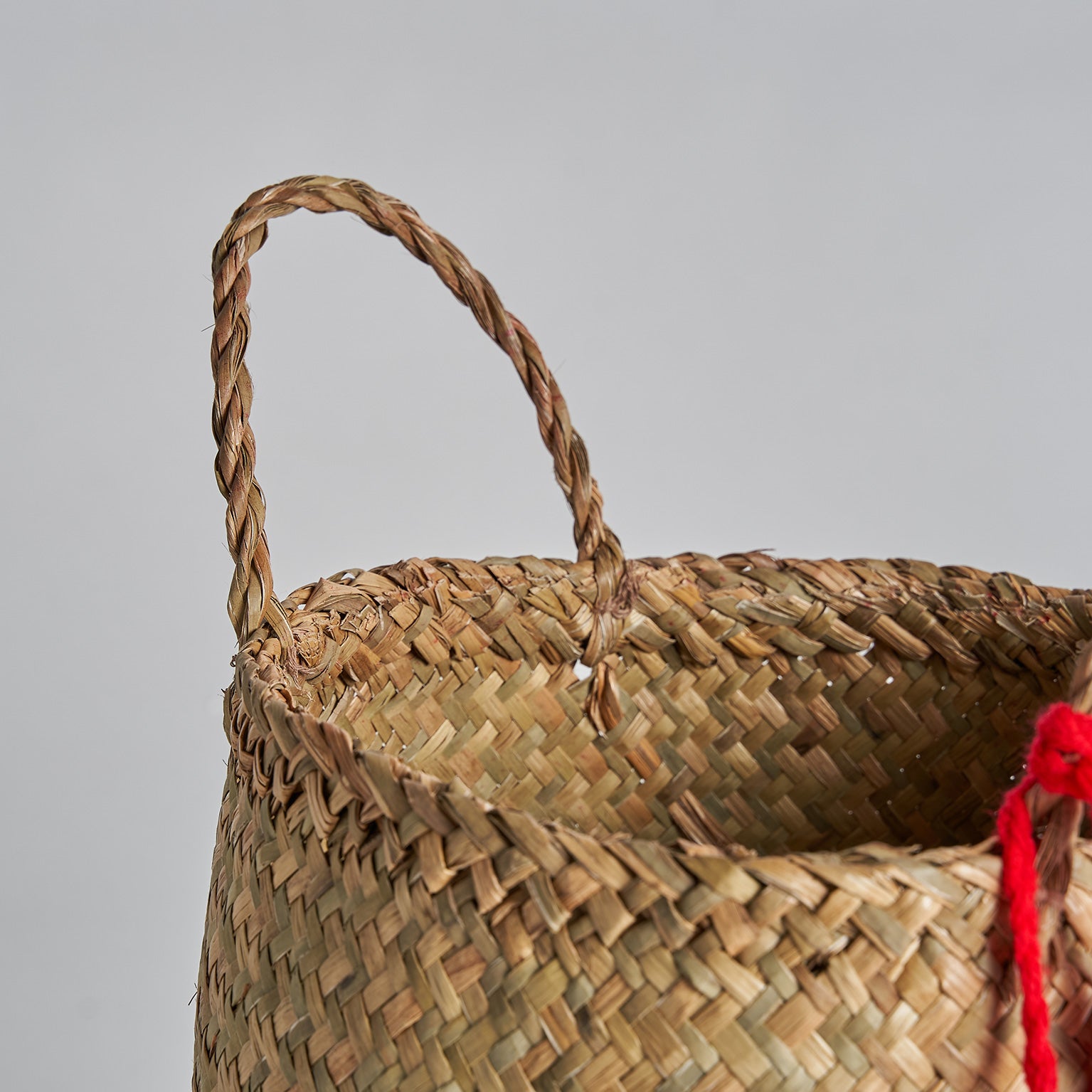 Vintage punainen rottinkivaatekori - AMALIA säilytysjärjestäjä