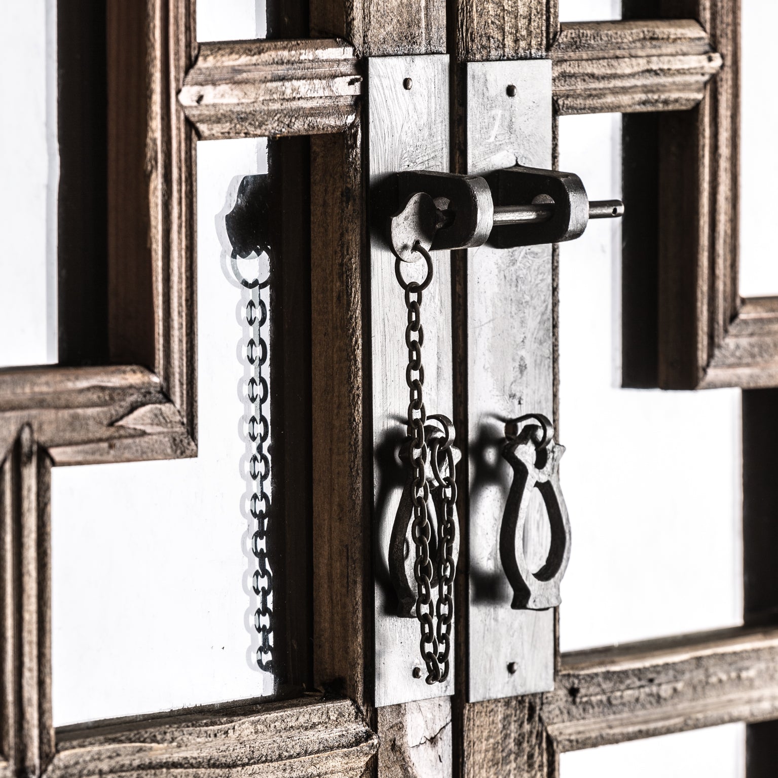 LISBRO GLASS CABINET