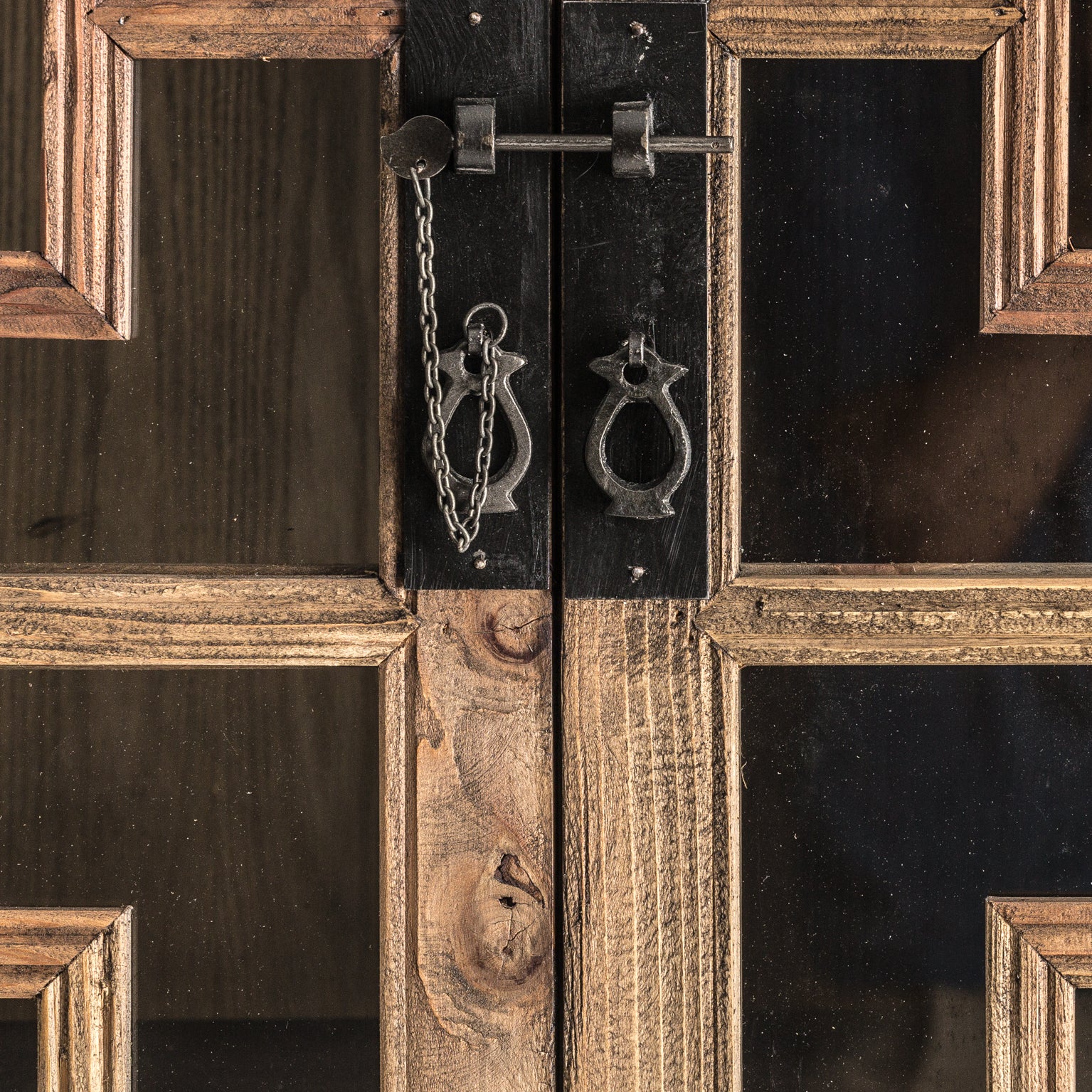 LISBRO GLASS CABINET