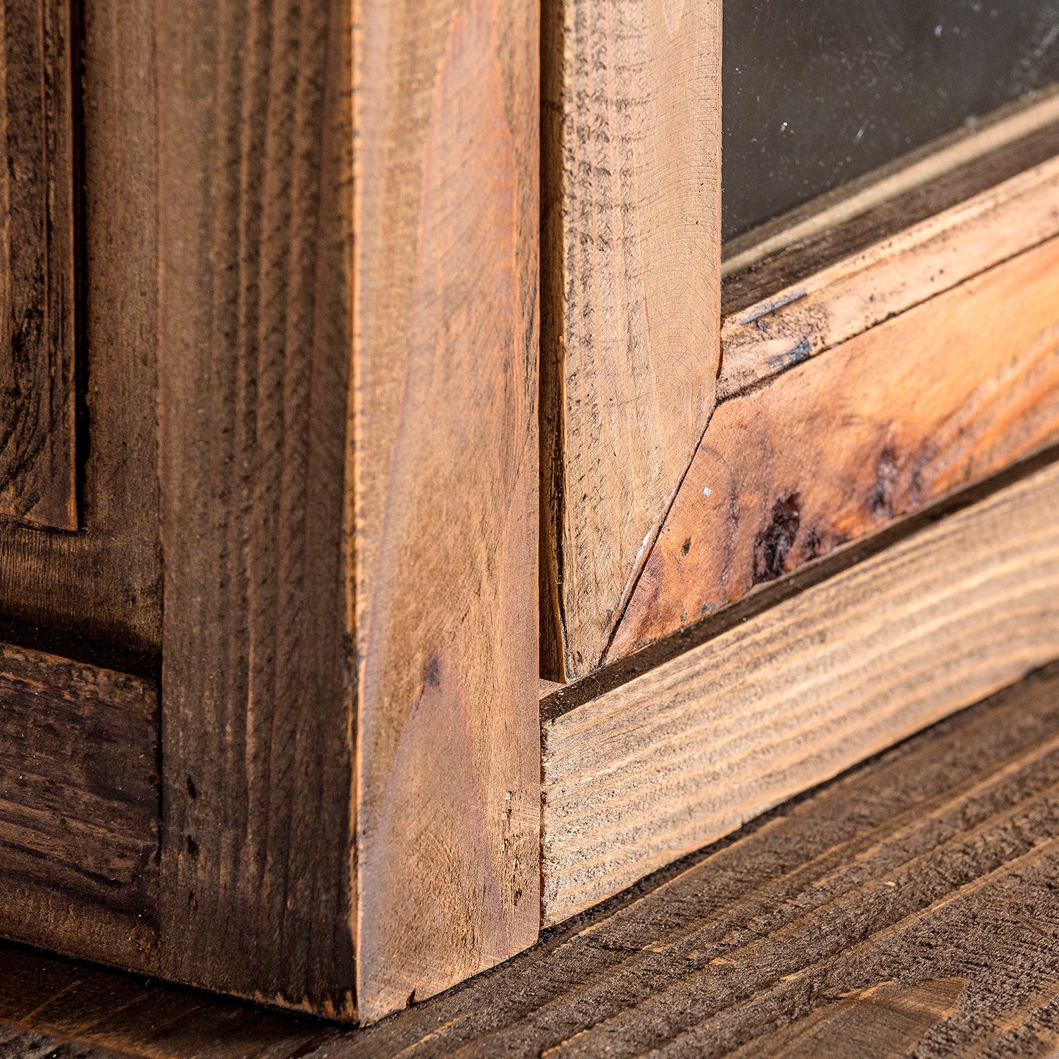 IKAST MODULAR DISPLAY CABINET