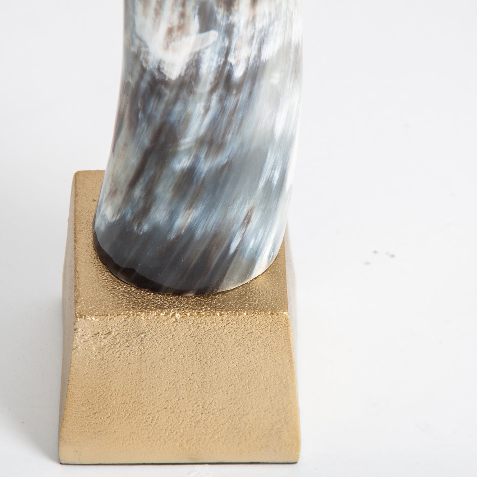 ZONZA DECORATIVE FIGURE