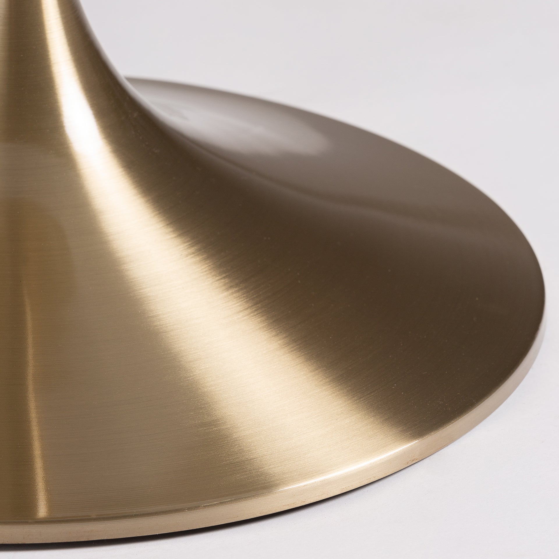 KELHEIM-BAARIPÖYTÄ