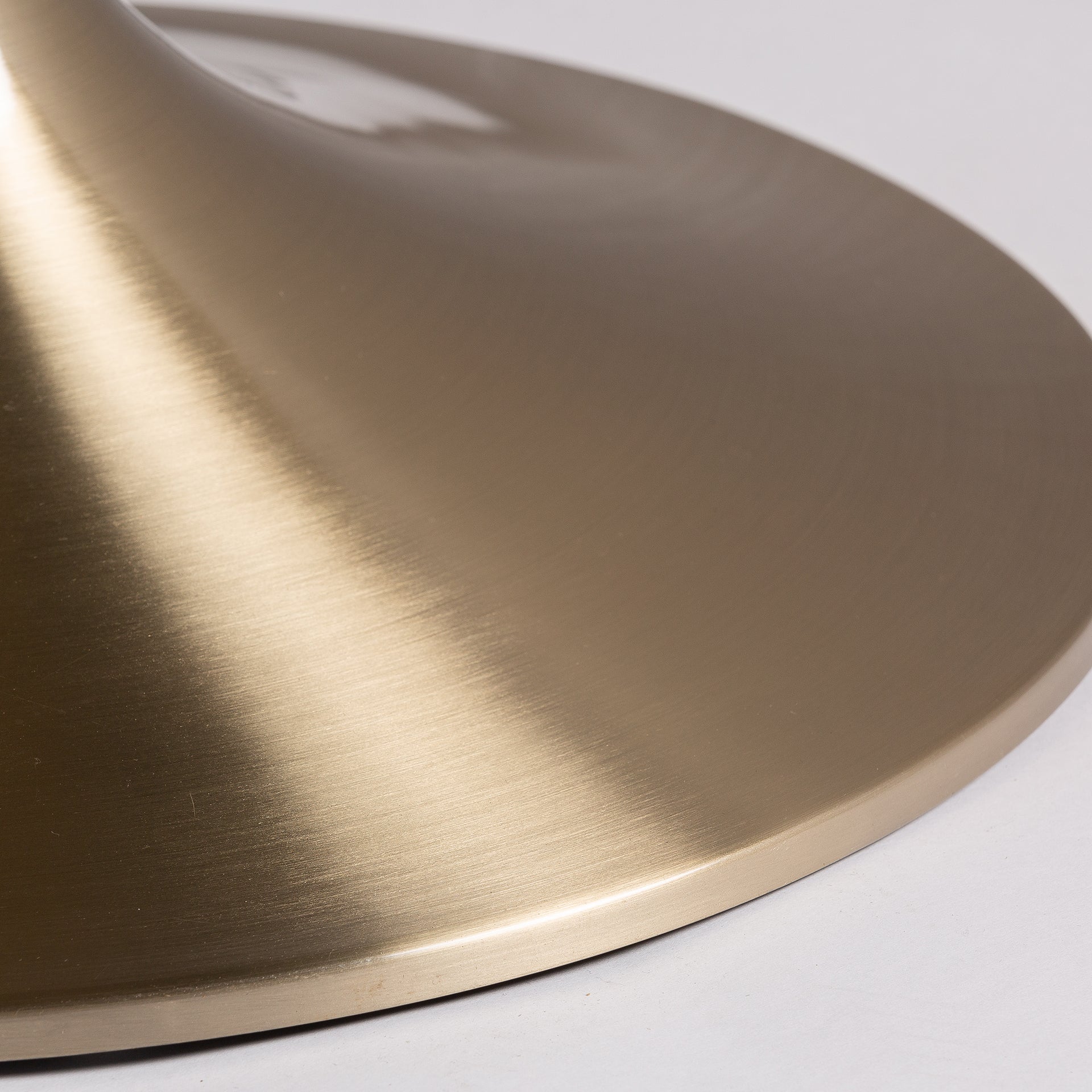 KELHEIM-RUOKAPÖYTÄ