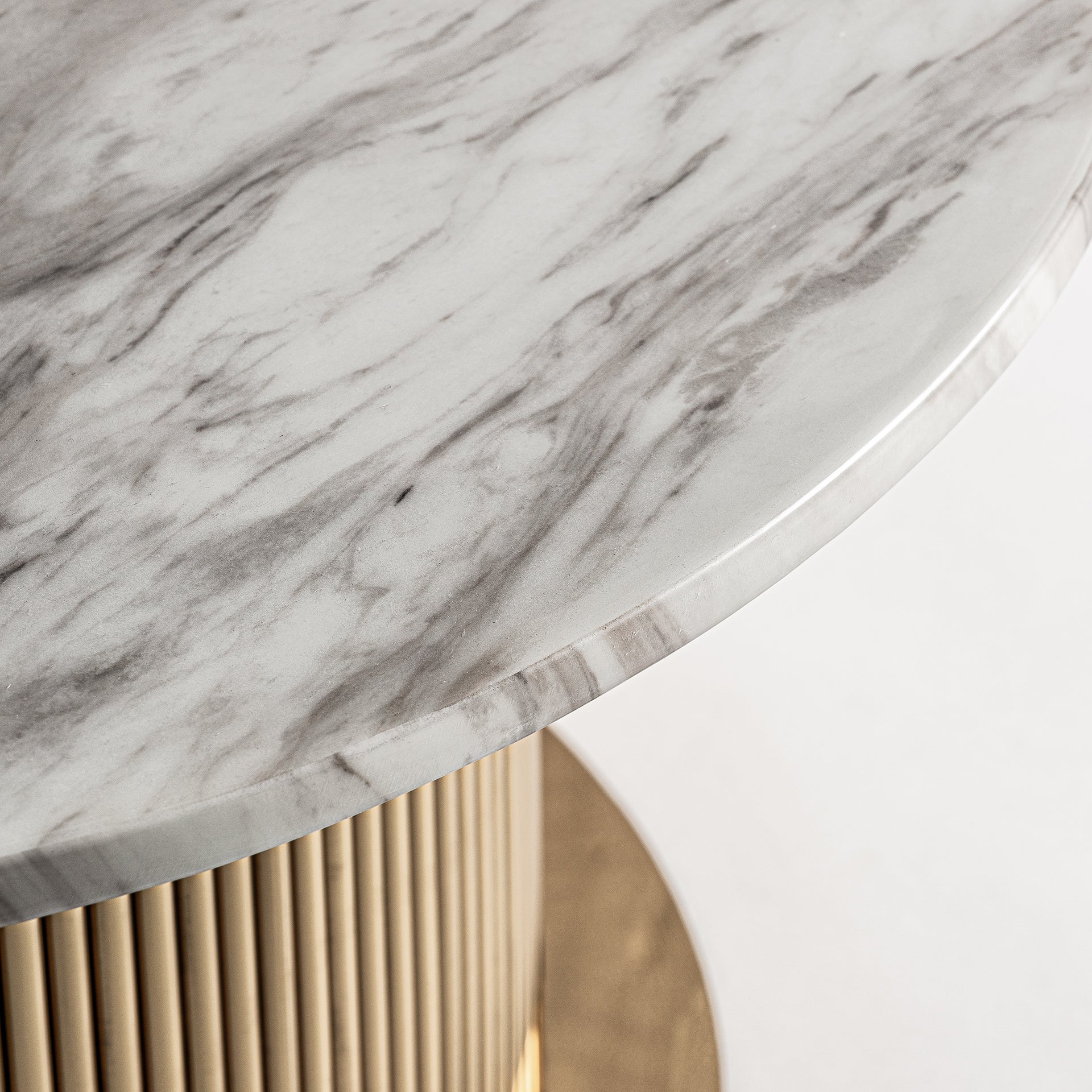 BREISACH-SOHVAPÖYTÄ