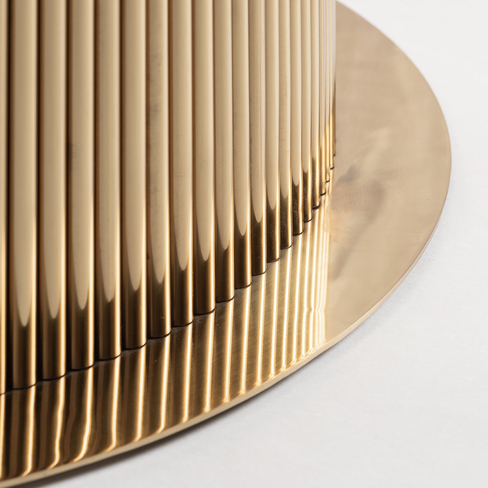 BREISACH-SOHVAPÖYTÄ