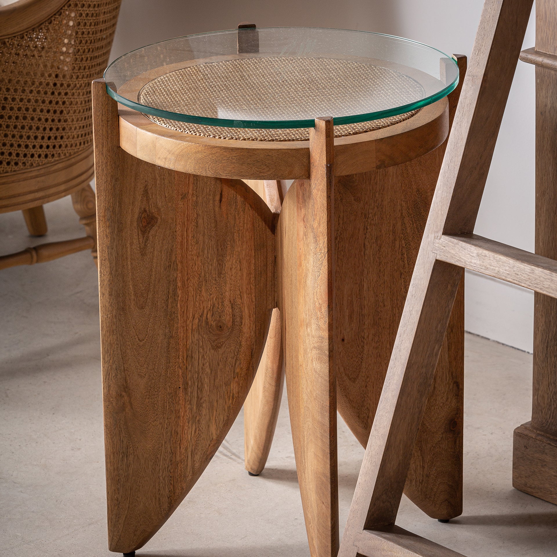 RIESA SIDE TABLE