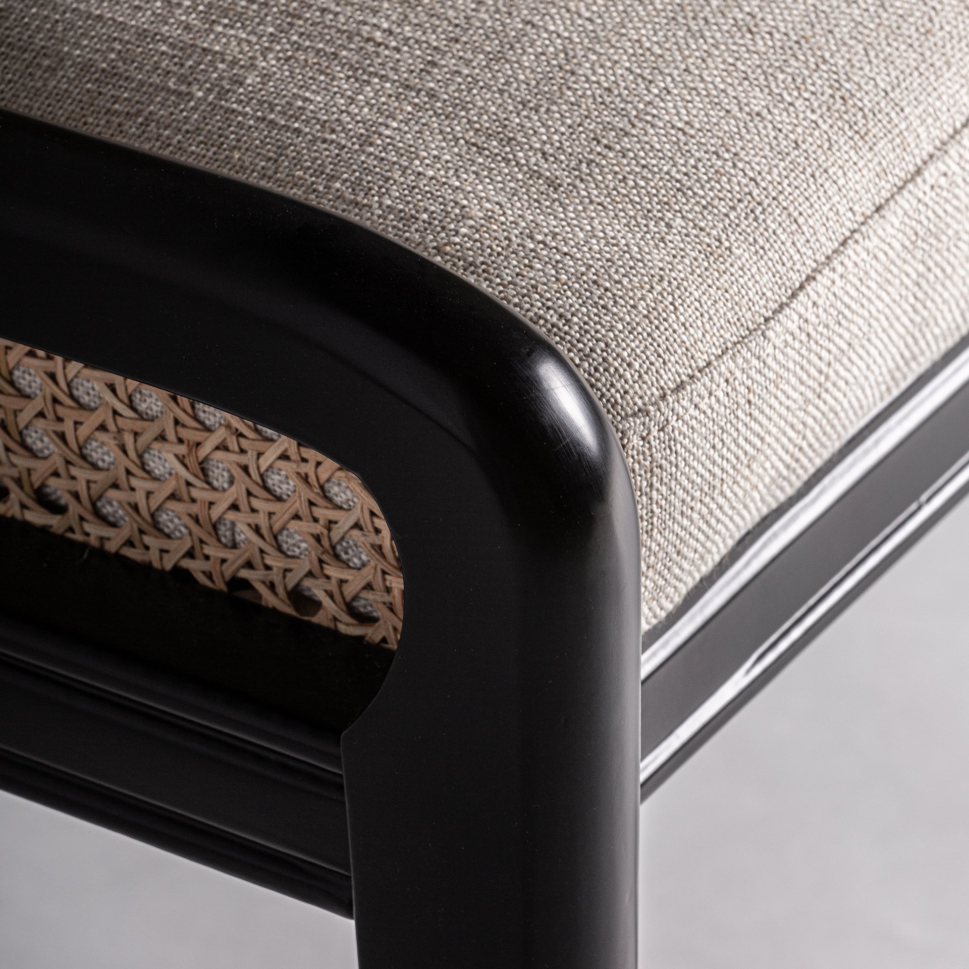 Velburg Colonial -rottinkituoli kermanvärisenä