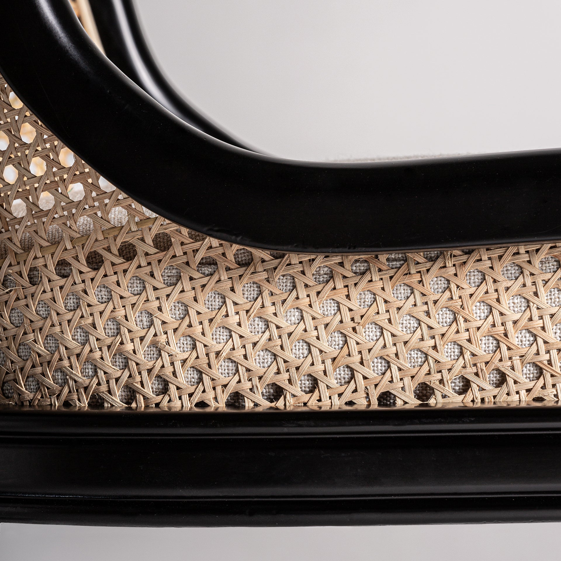 Velburg Colonial -rottinkituoli kermanvärisenä