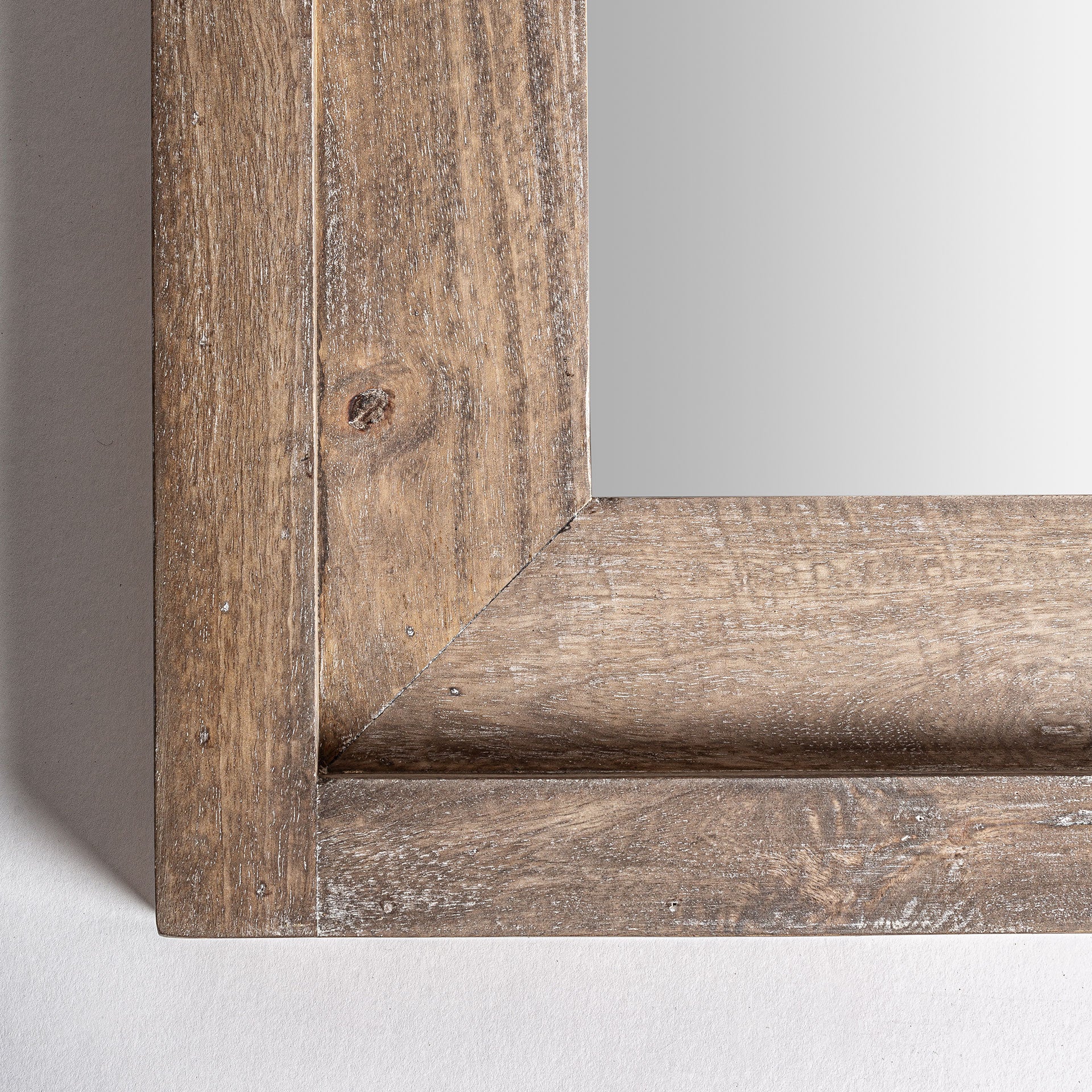 KOLONIAALINEN KOIVUPUINEN SEINÄPEILI