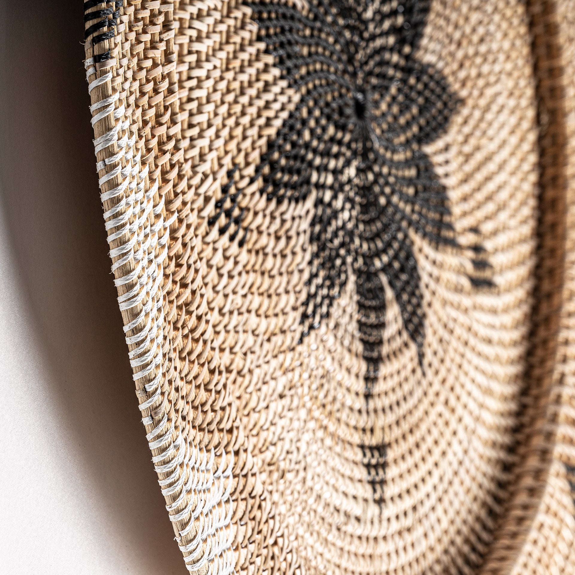 KÄSINPUNOTU ROTTINKIKORISTEVATI