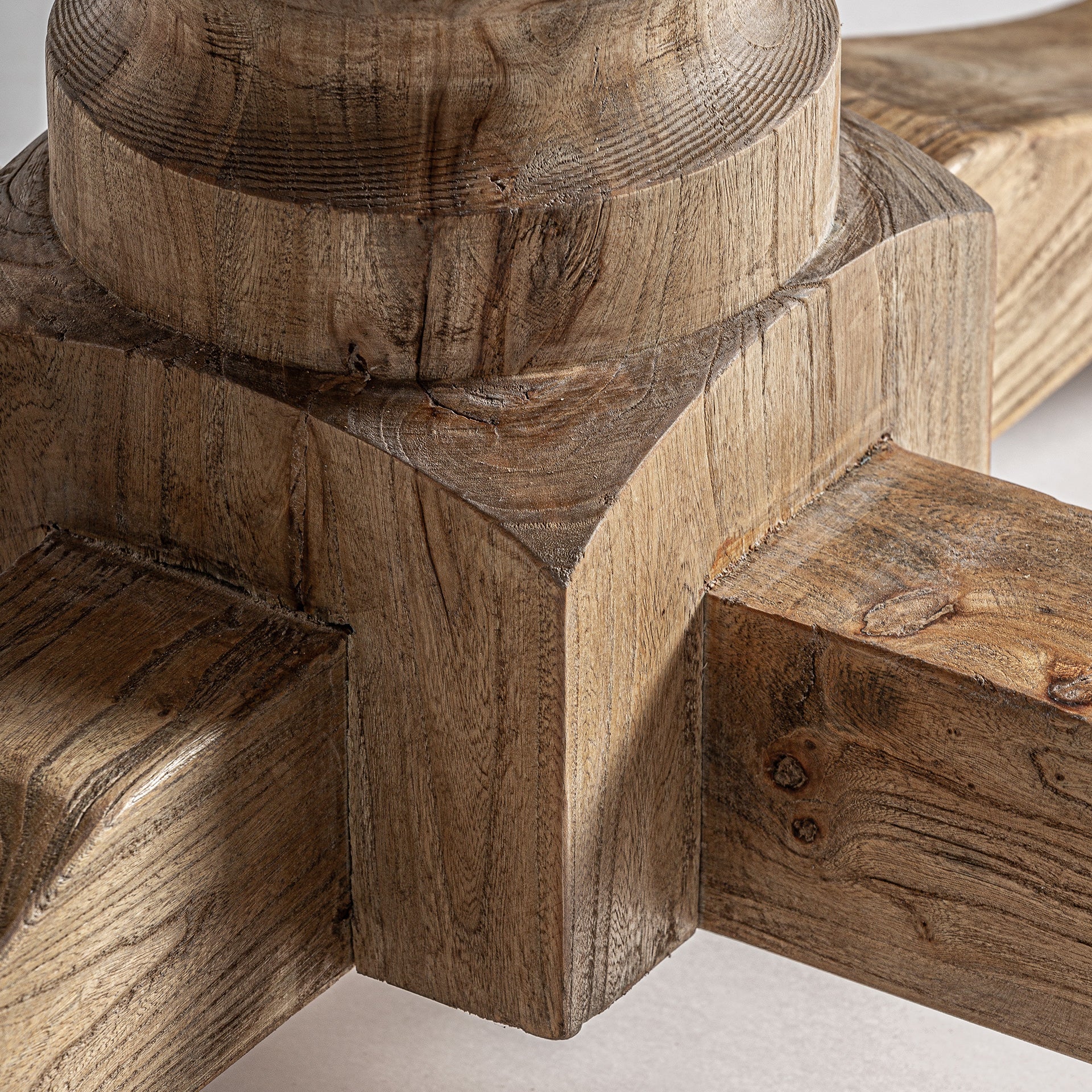 SONVIGO-JATKETTAVA PÖYTÄ