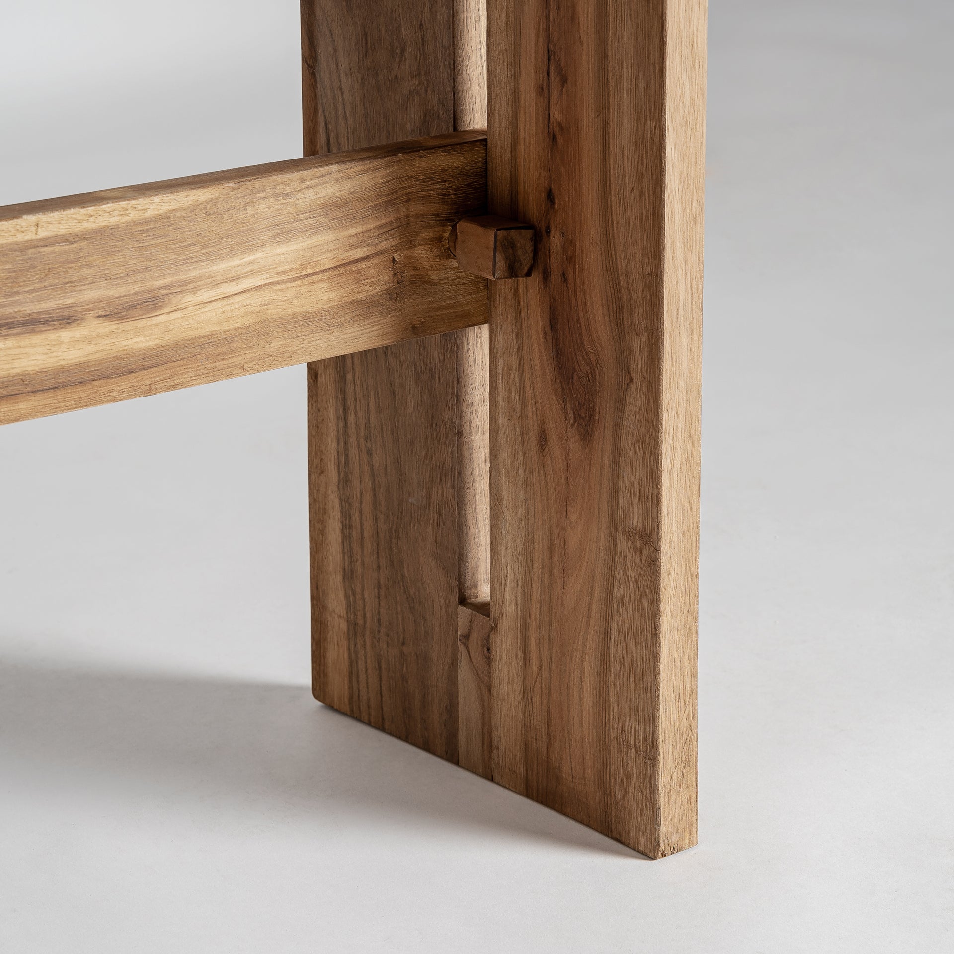 Cotard-konsolipöytä - kierrätyspuuta, pohjoismaista tyyliä