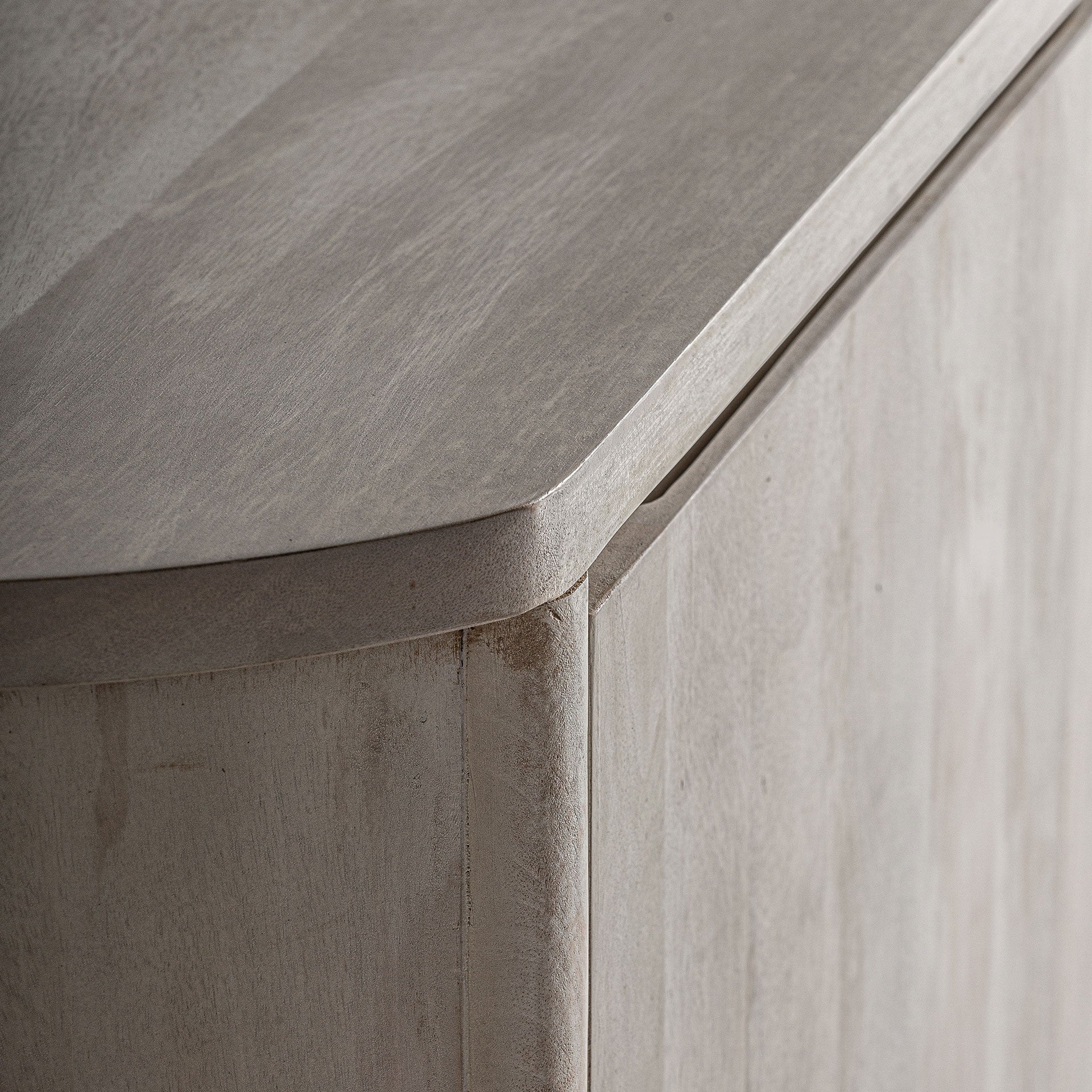 USSEL SIDEBOARD