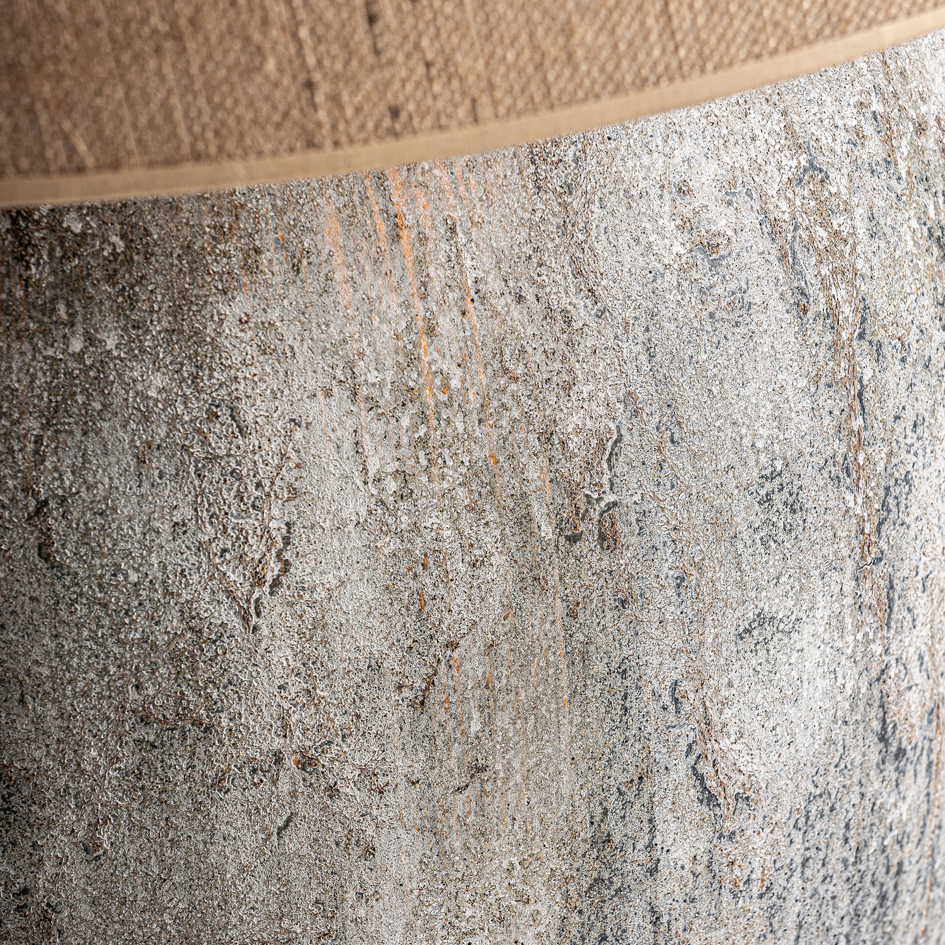 YRSA-pöytävalaisin