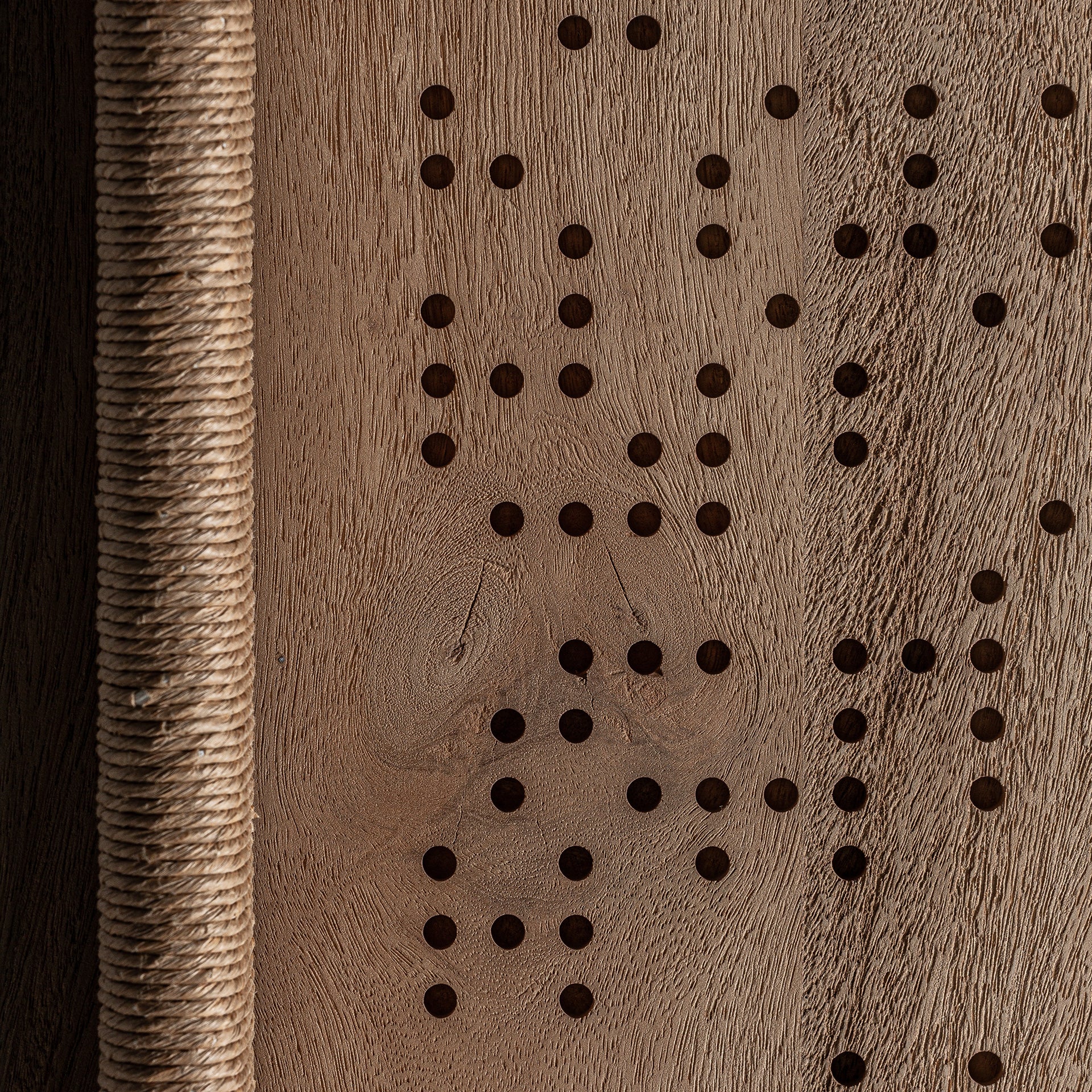 Jacquard-mangopuusta valmistettu TV-taso - moderni vaaleanruskea mediakonsoli