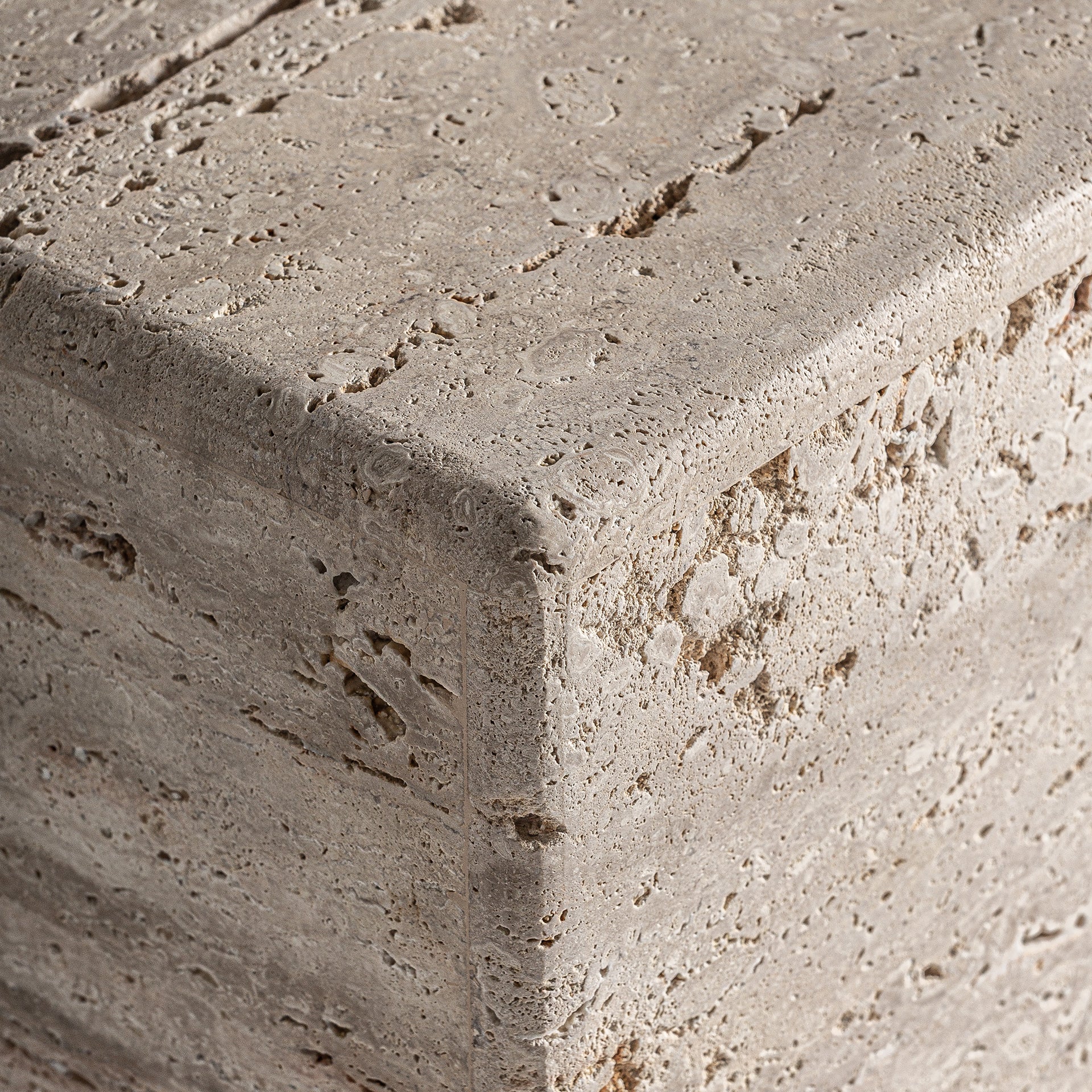 RAPOLANO-SOHVAPÖYTÄ