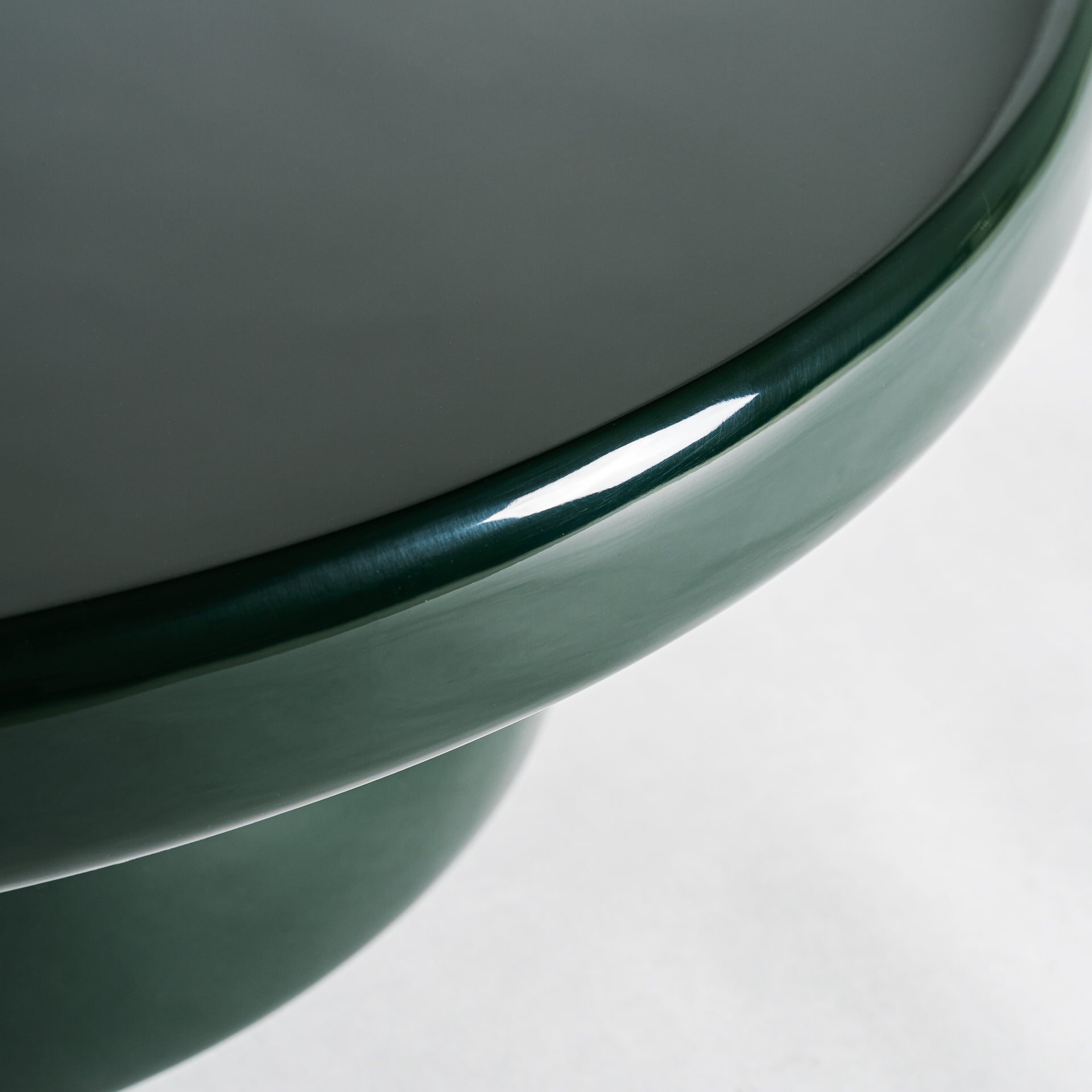 VERINEN SOHVAPÖYTÄ