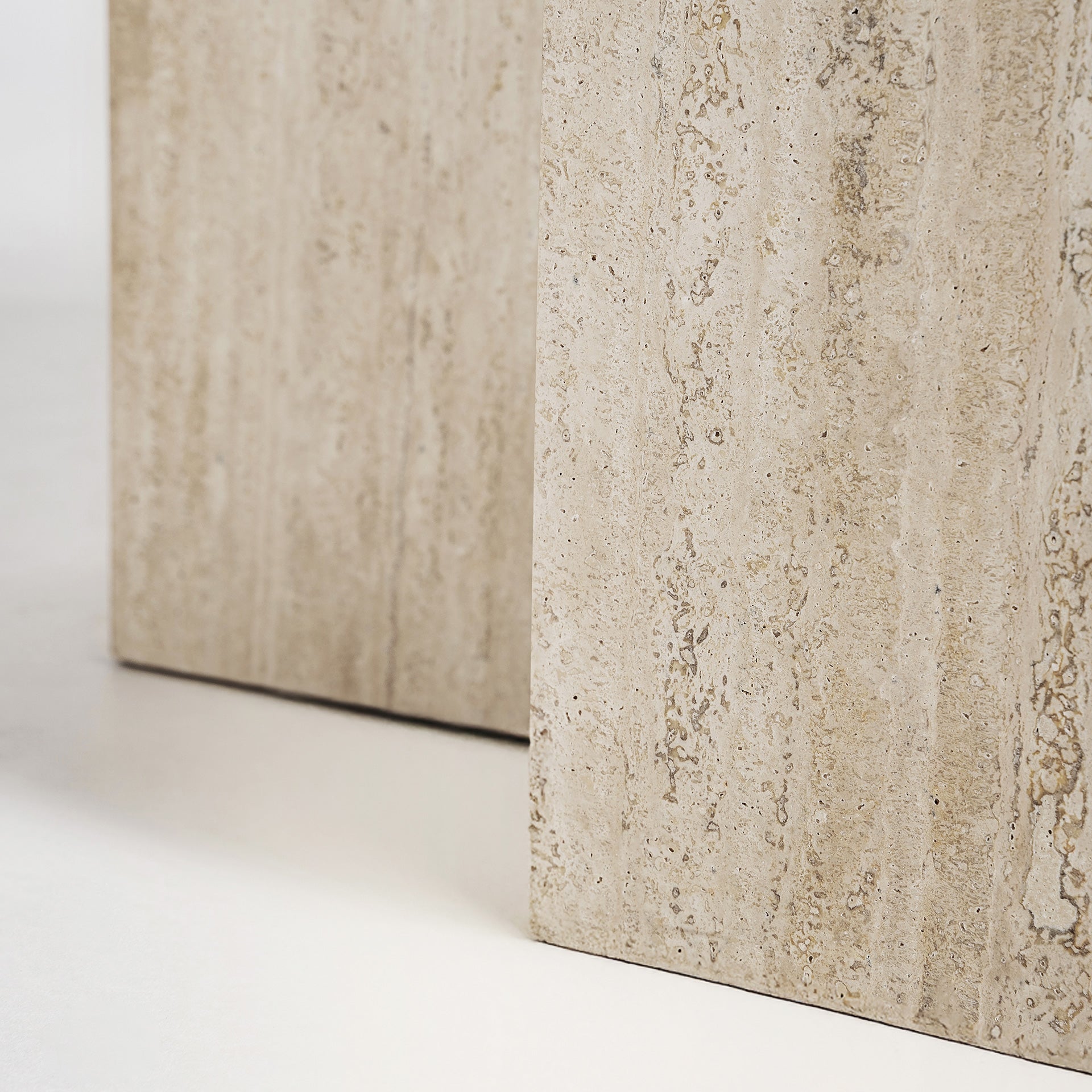 THIENNES-sivupöytä