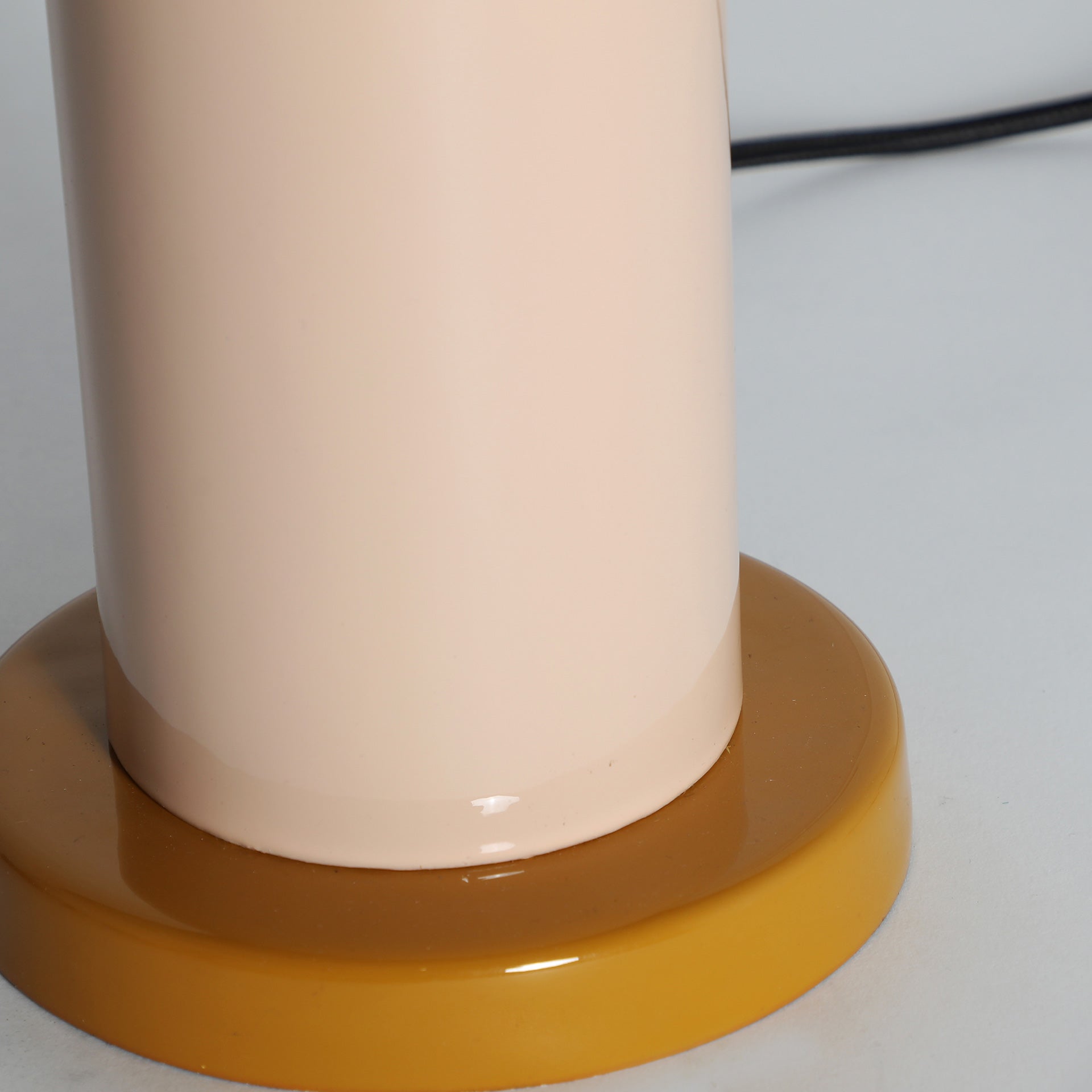 ALBATE TABLE LAMP