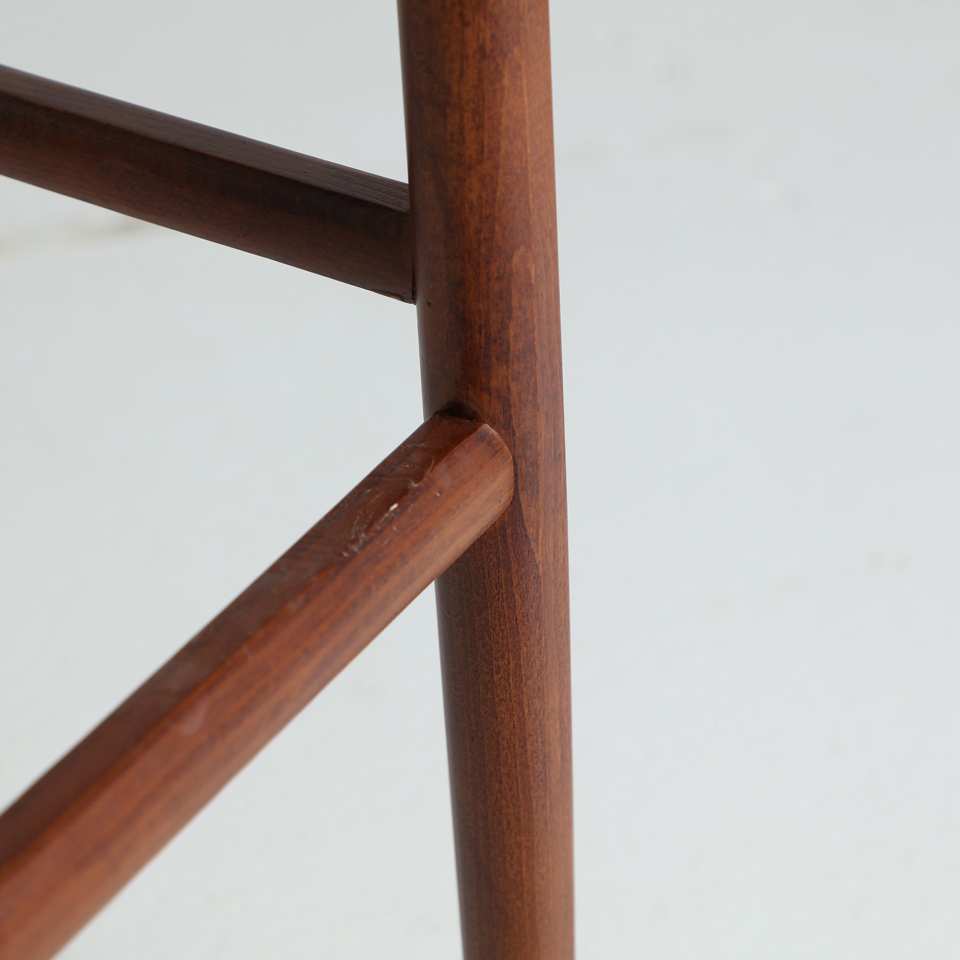 ZELHEM STOOL
