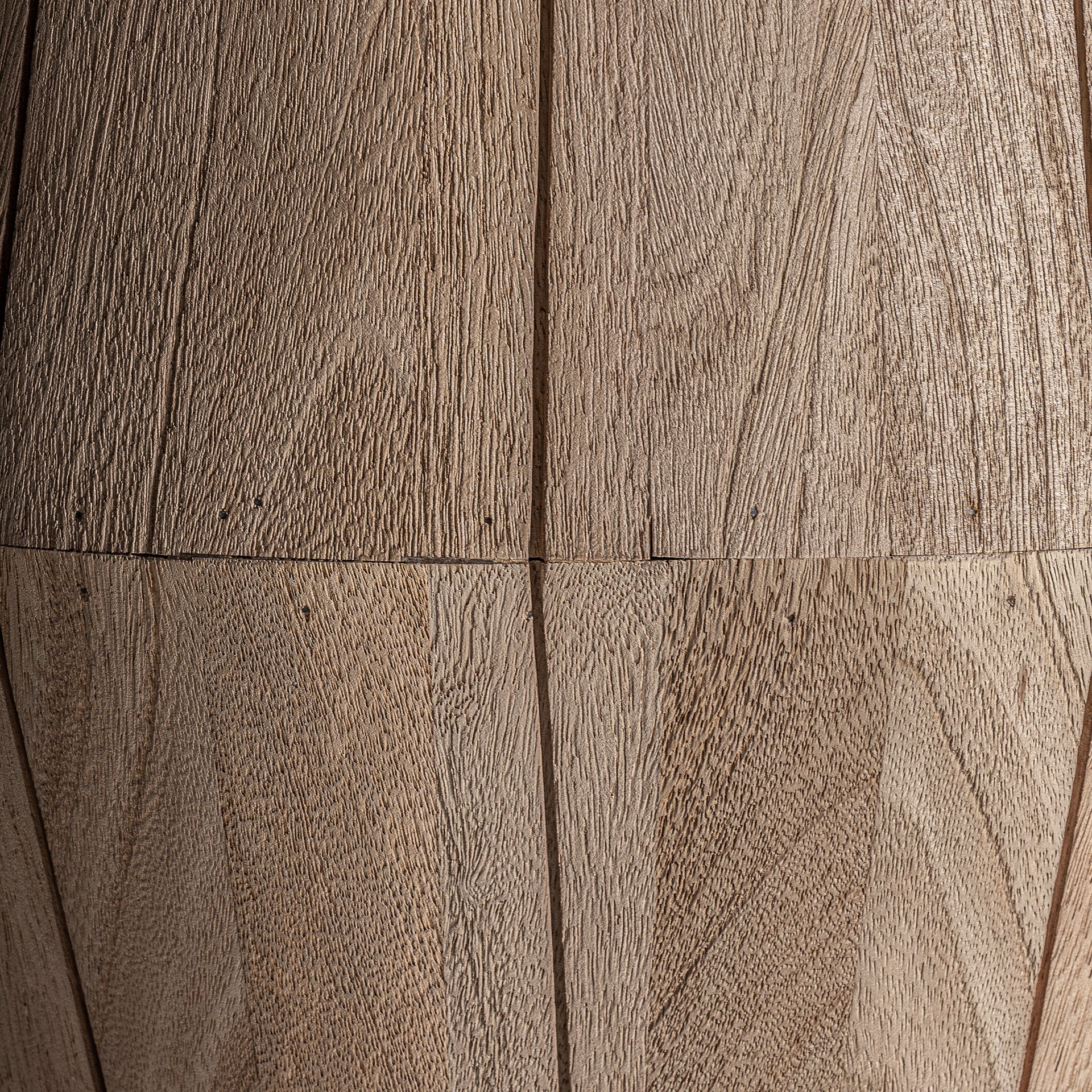 JACQUARD-BAARIPÖYTÄ