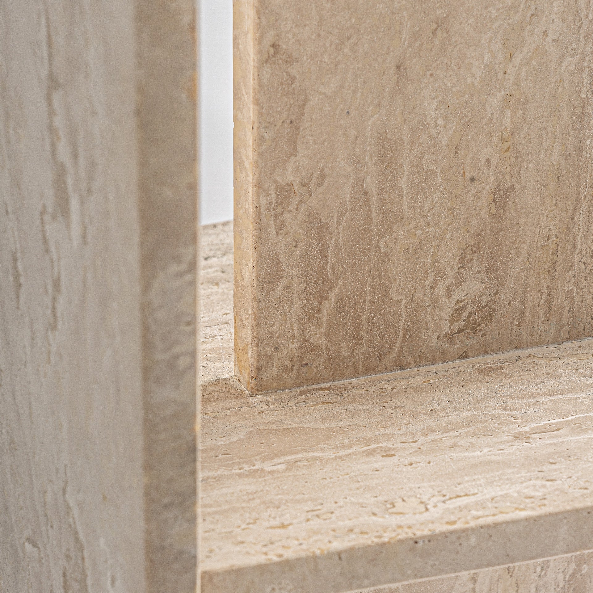 THIENNES-sivupöytä