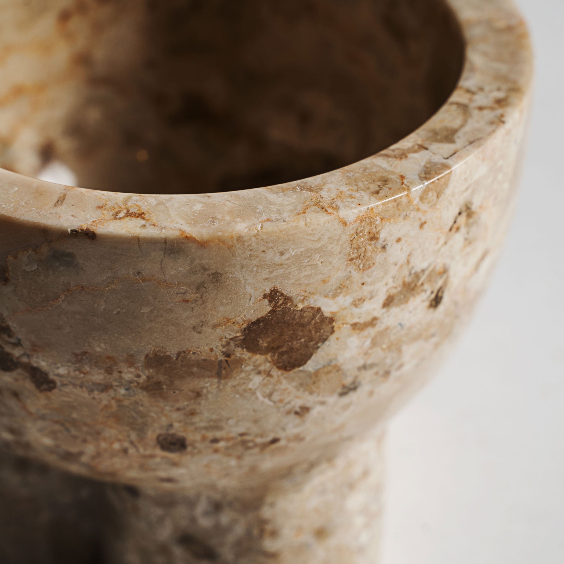 MARMORA-marmorinen keskikappale