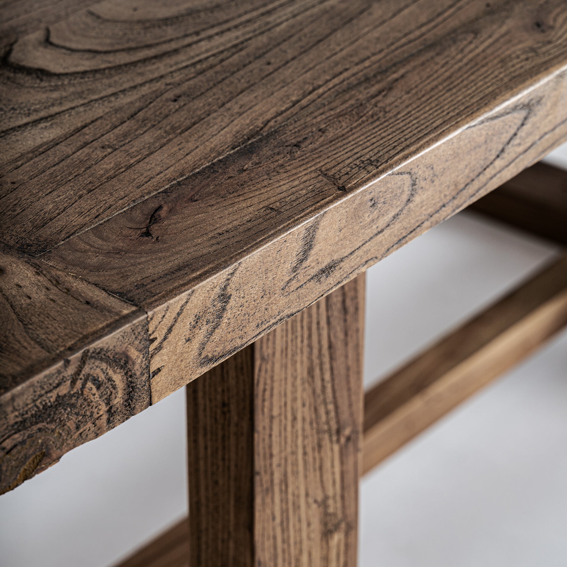 Norvik Contemporary Elm-puusta valmistettu työpöytä - Ruskea