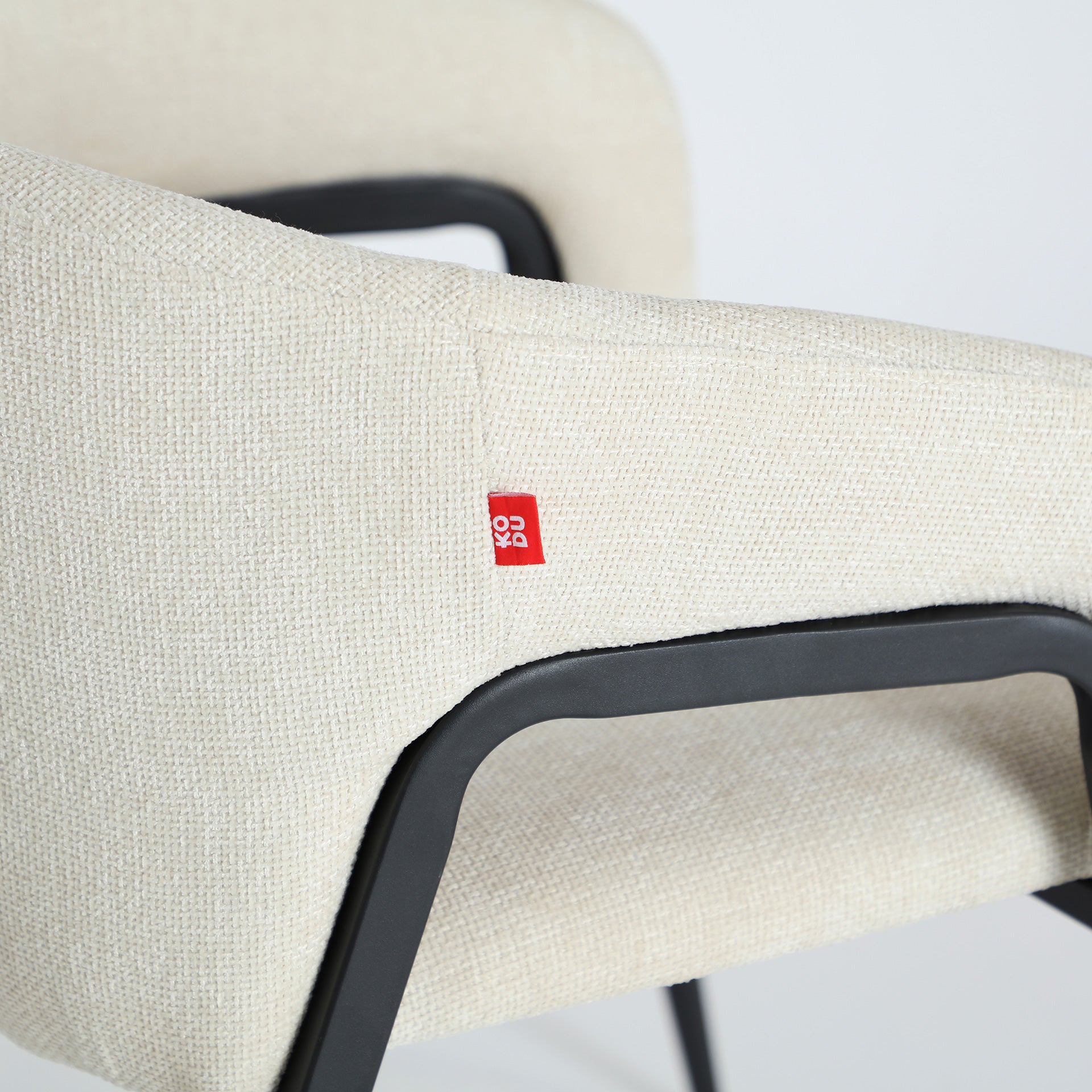 AREN CHAIR