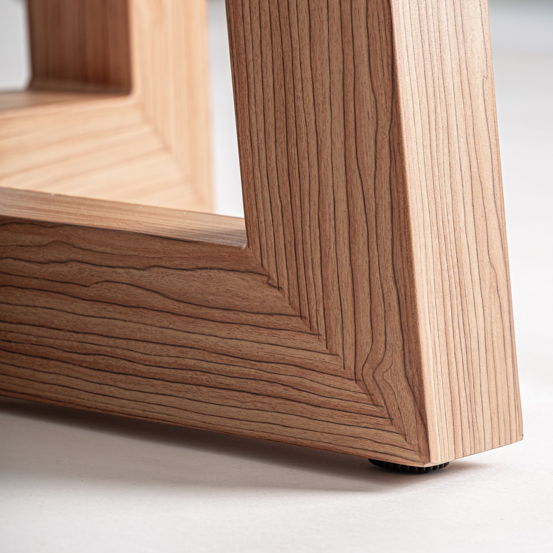 KOSHENA-RUOKAPÖYTÄ