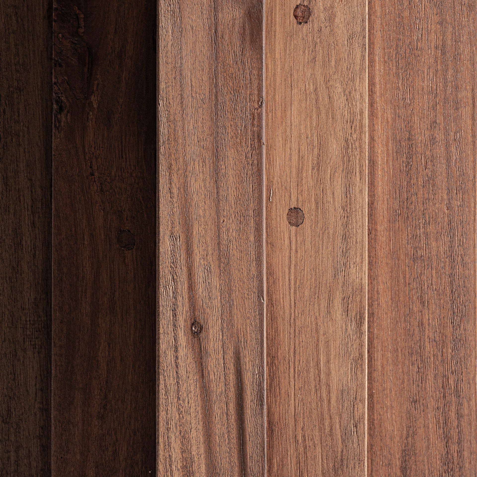 BRUTALIST-sivupöytä