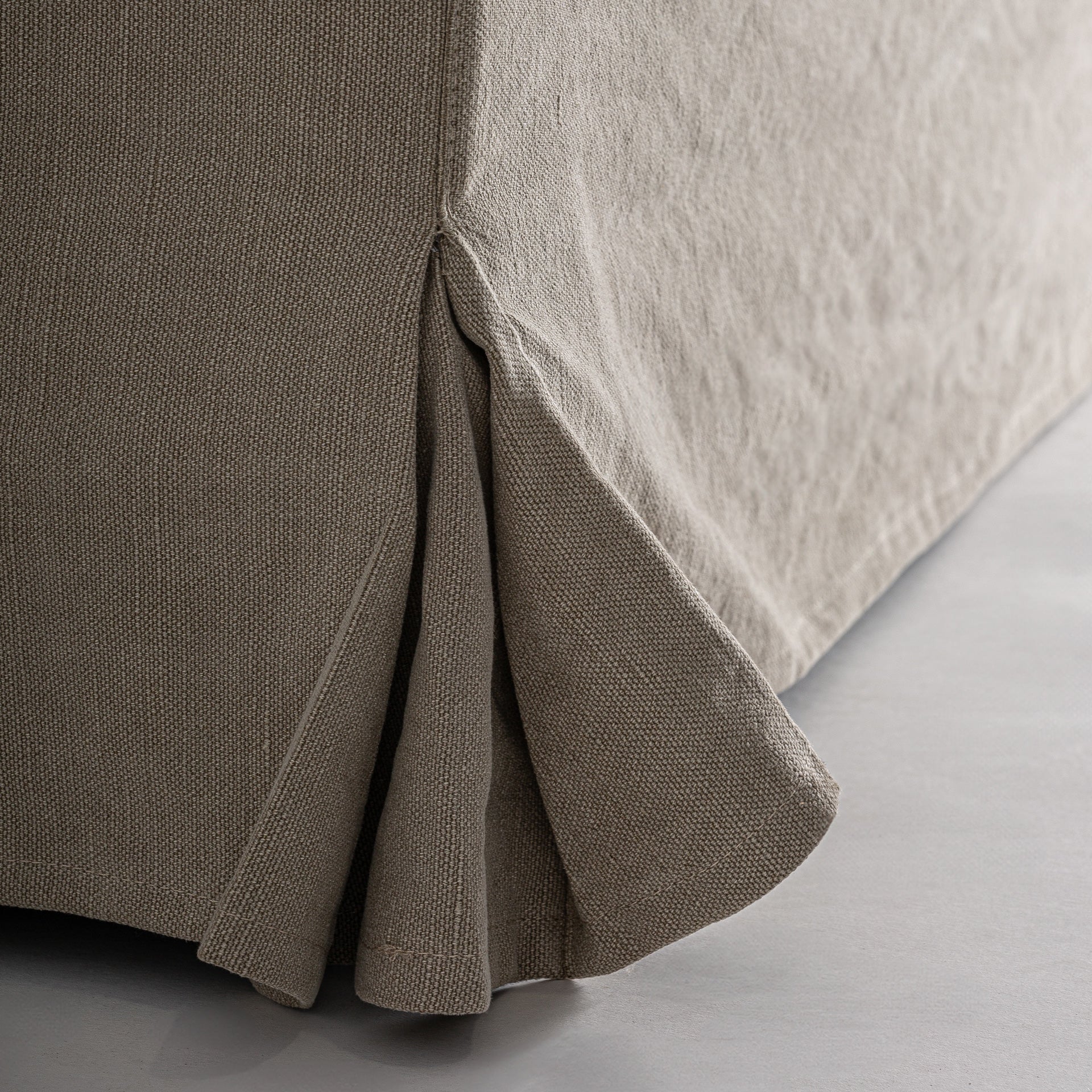 MONHEURT SOFA