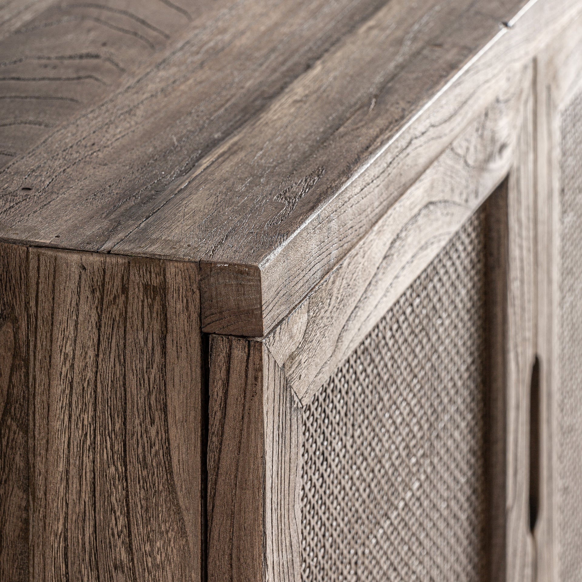 Byremo Contemporary TV-taso - Elm Wood