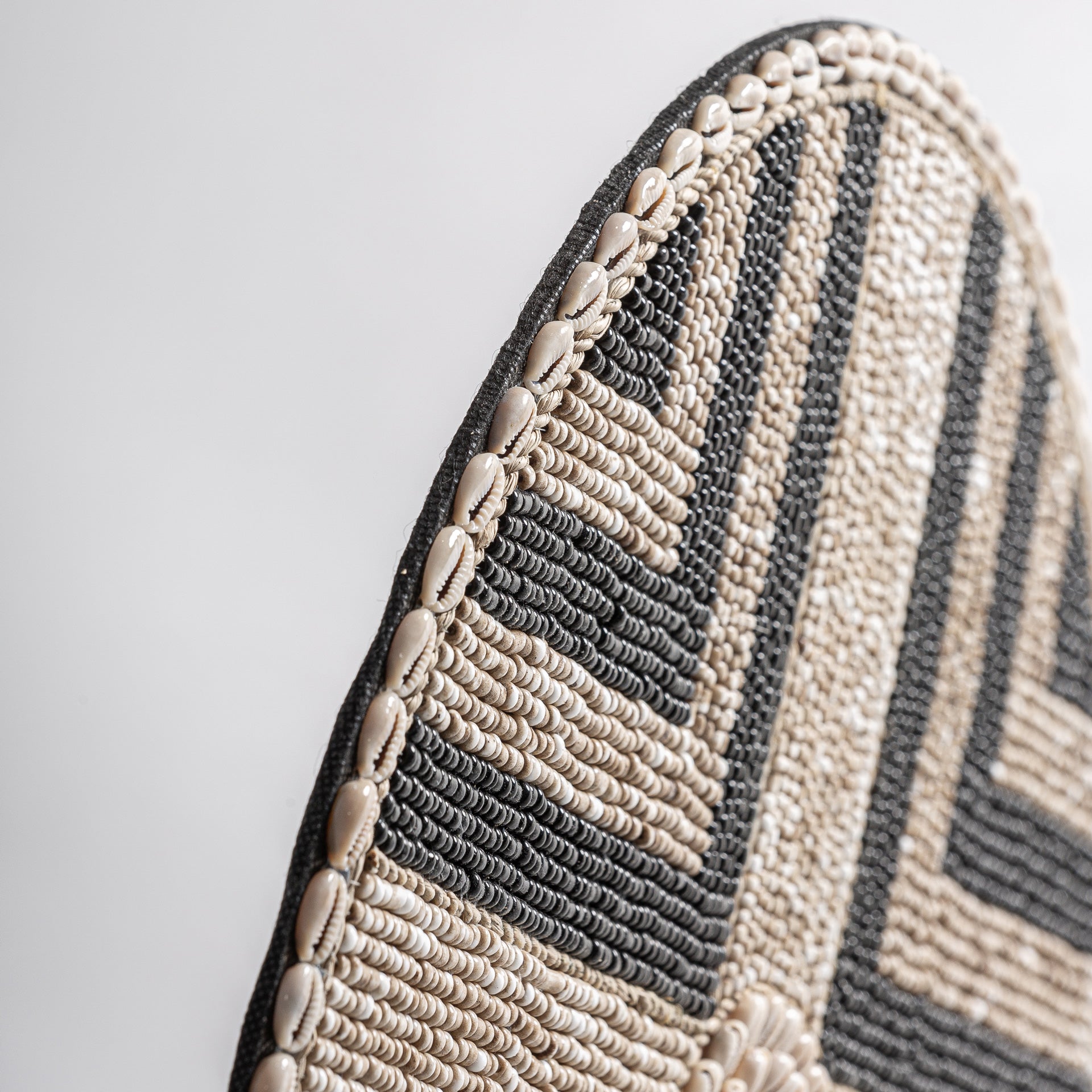 Kakbe-nykyaikainen koristefiguuri - bambua ja rautaa