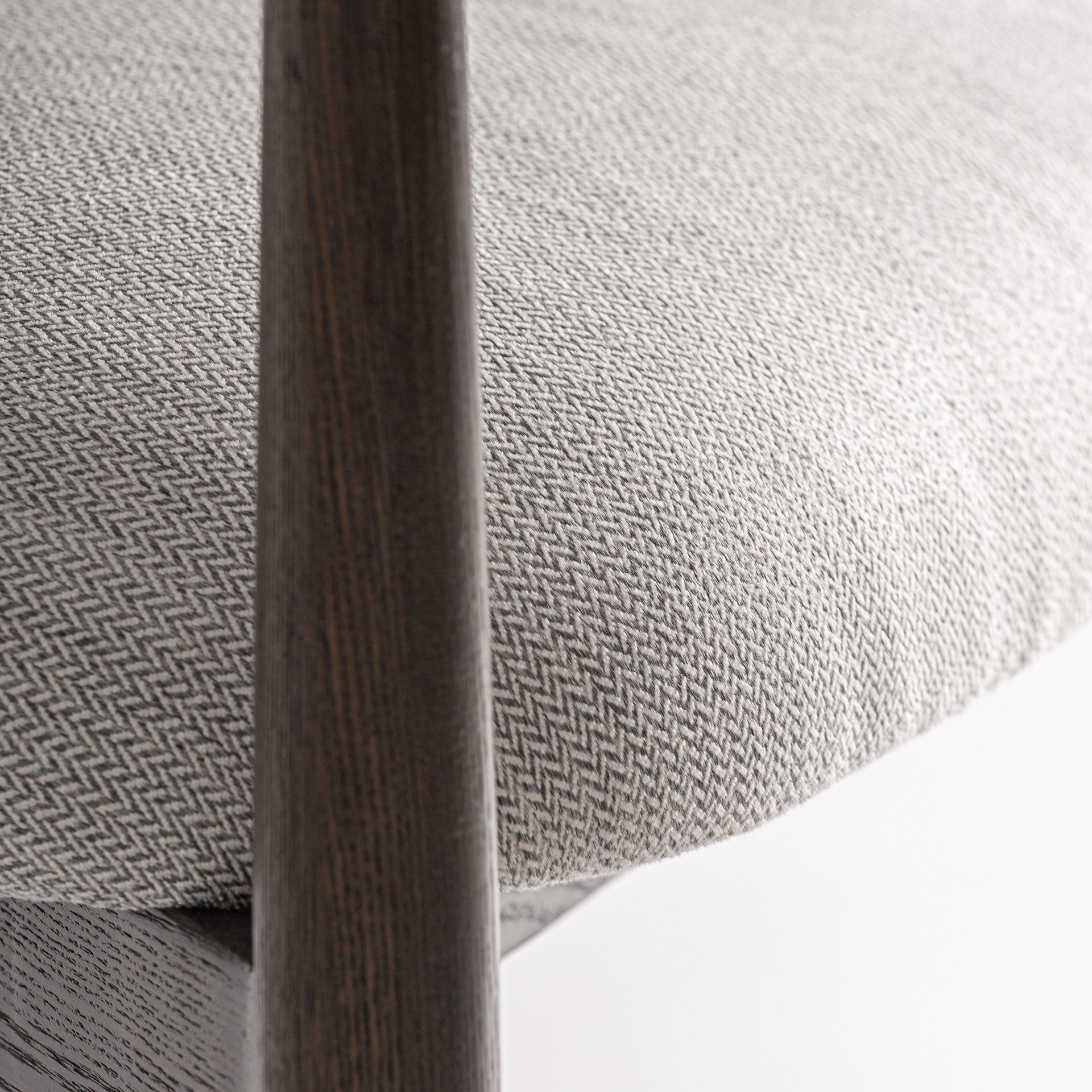 HARI CHAIR