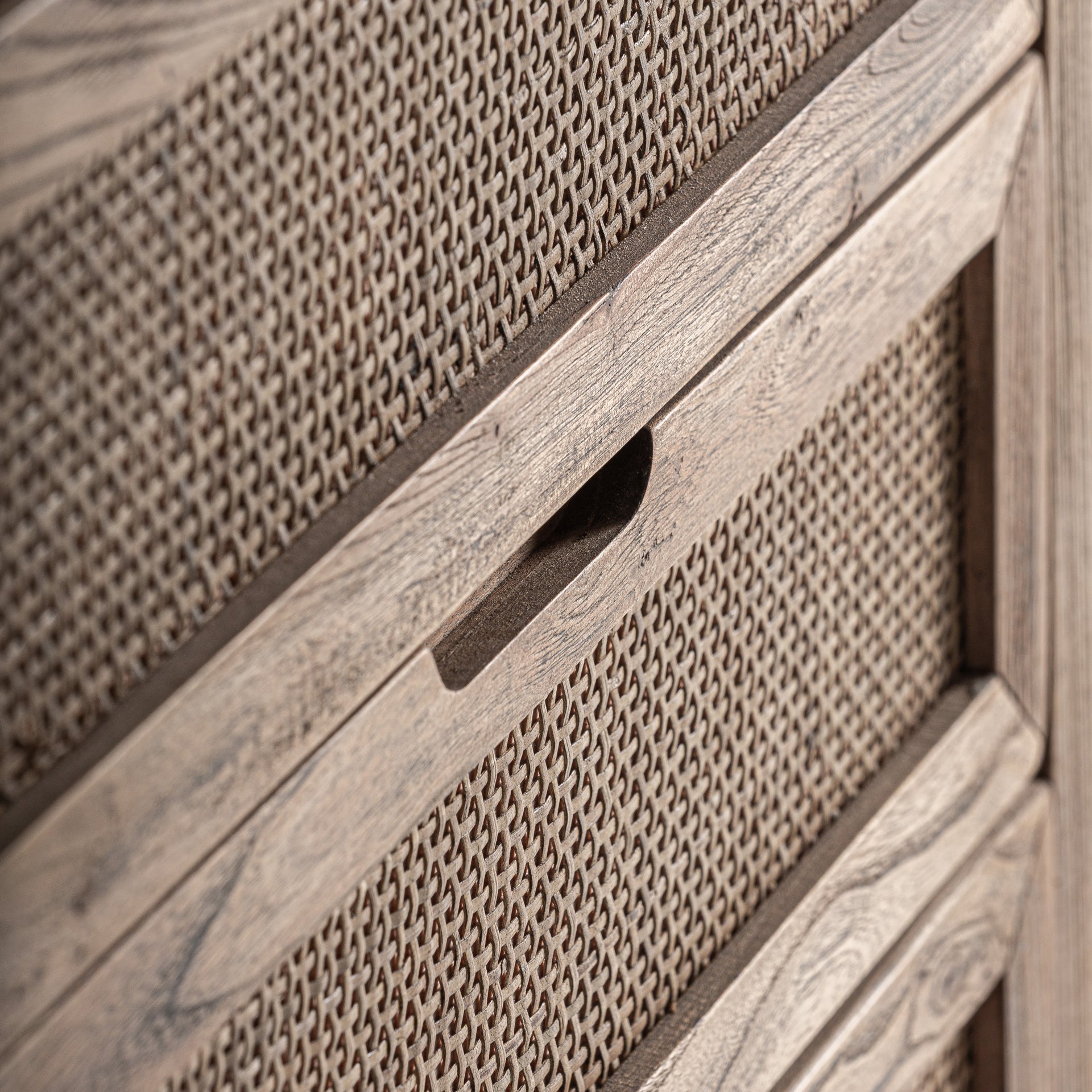 BYREMO CHEST OF DRAWERS