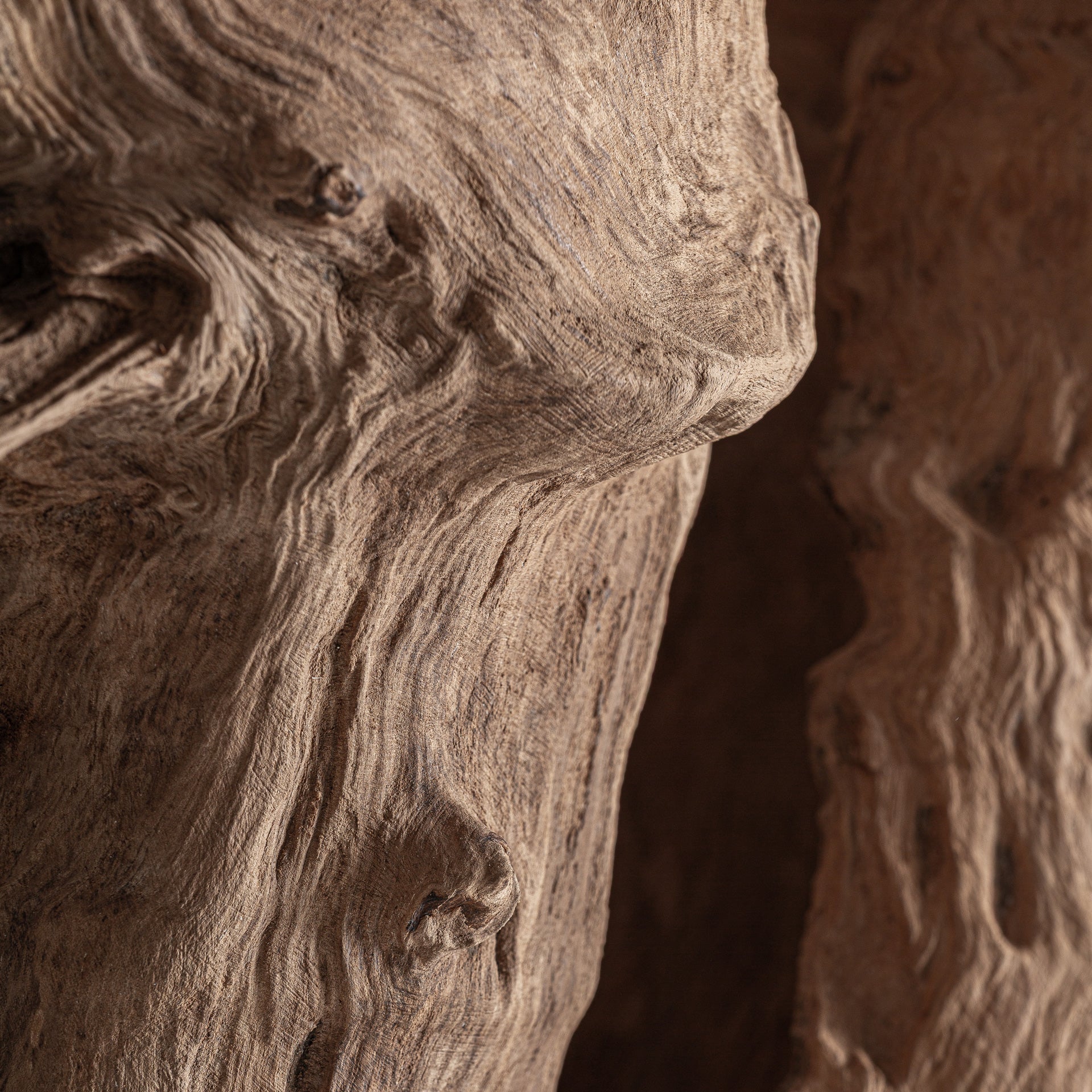 NAJHE FLOOR SCULPTURE