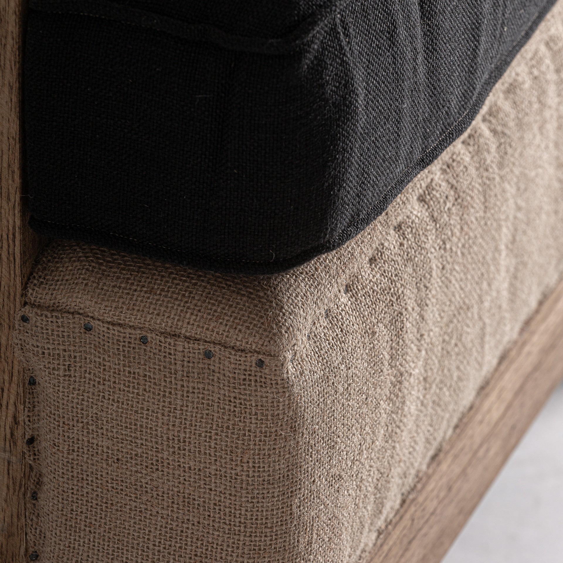 ARBAZ ARMCHAIR