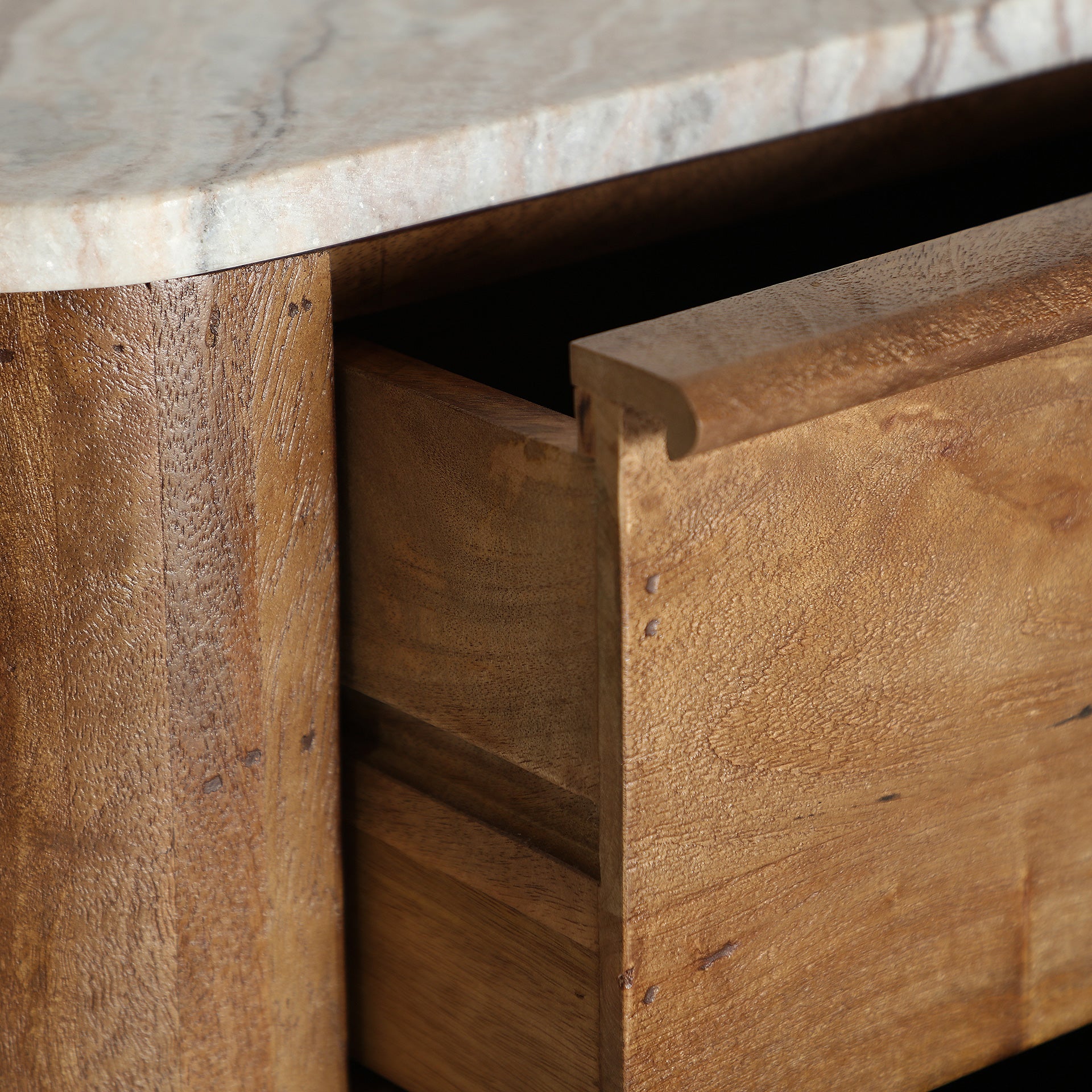 DROUX CHEST OF DRAWERS