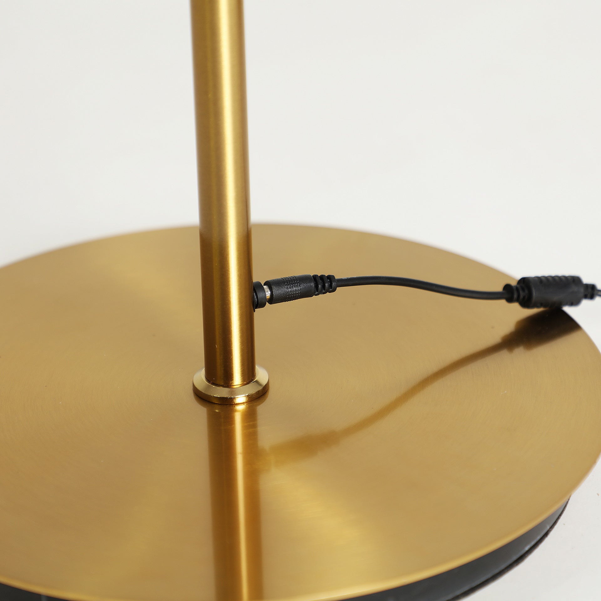 DETVA FLOOR LAMP