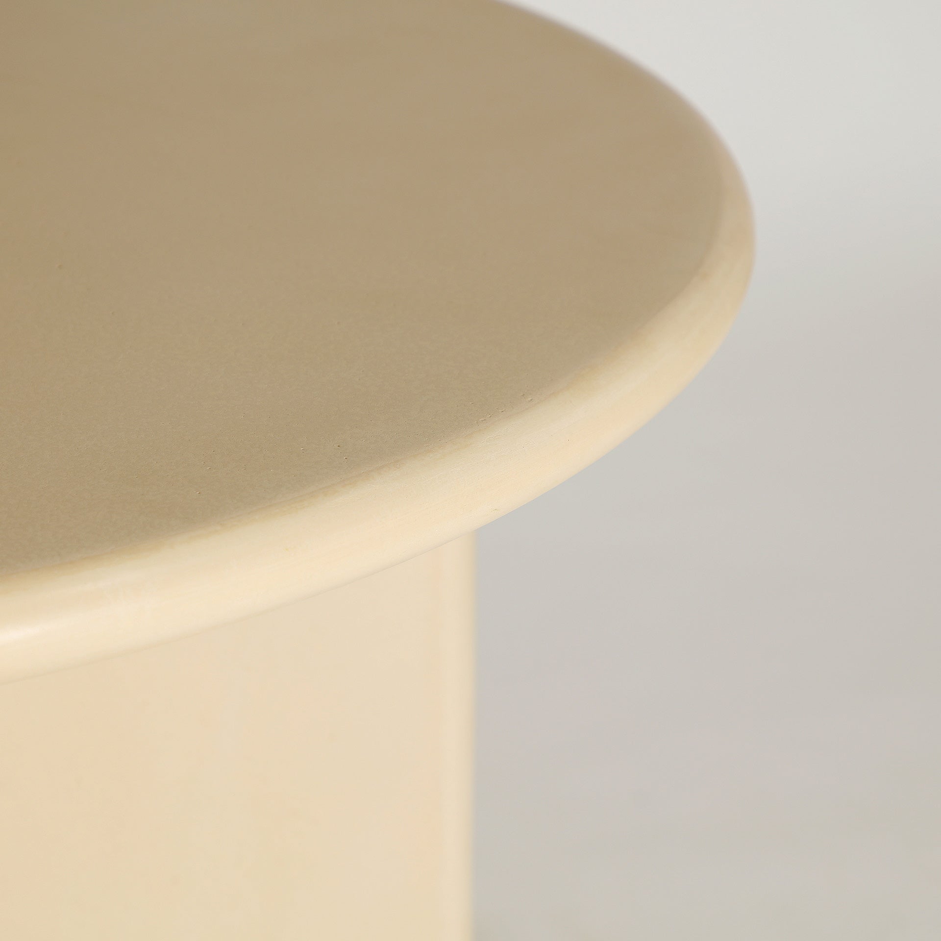 KALNHER DINING TABLE
