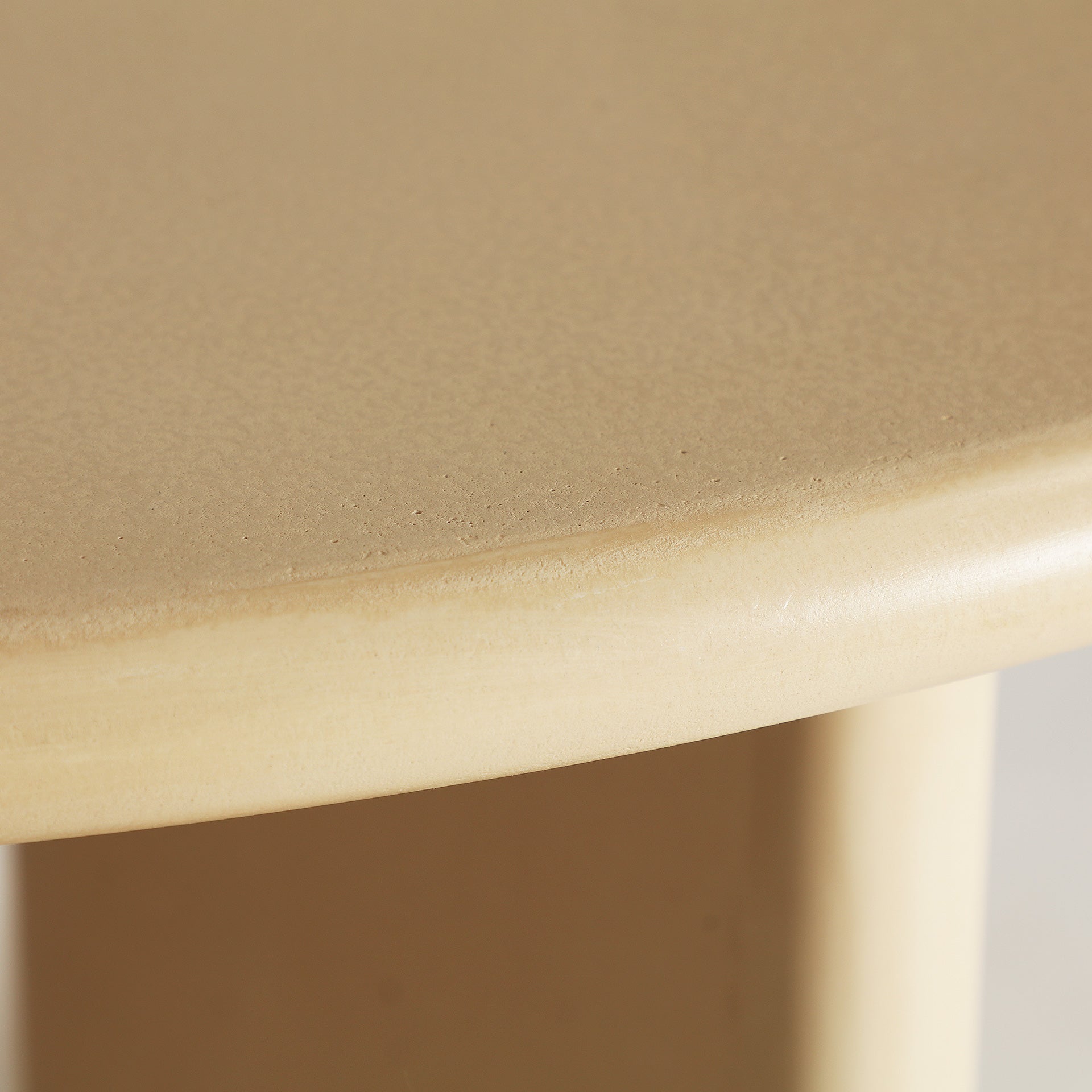 KALNHER DINING TABLE