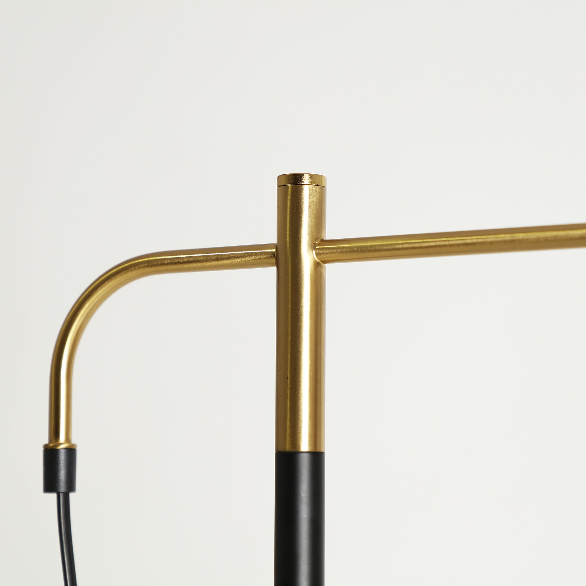 WICHLEN FLOOR LAMP