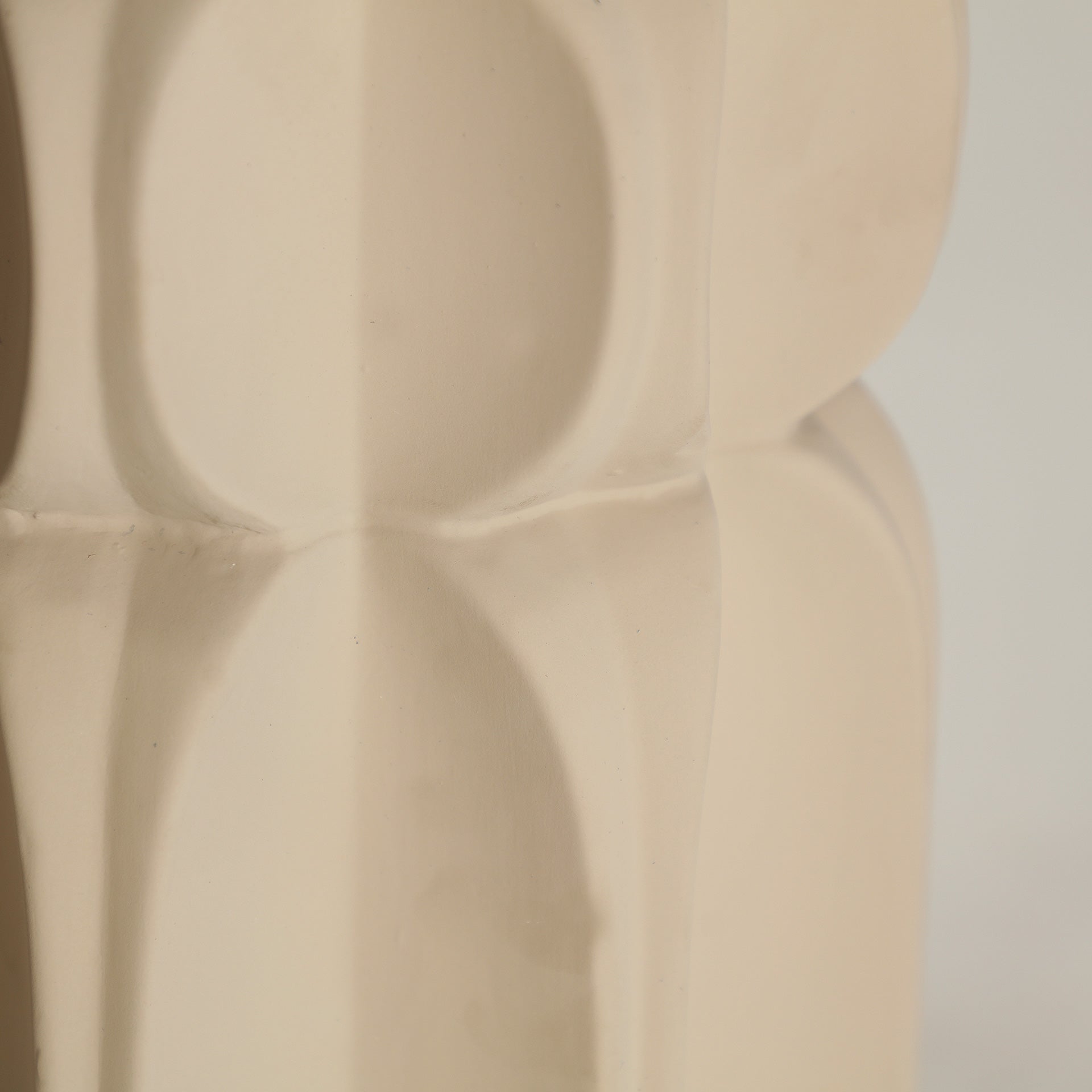 CREVINA TABLE LAMP